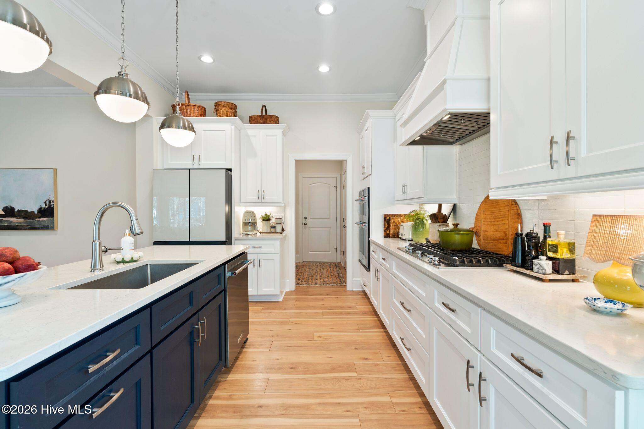 100551668 | Photo 35