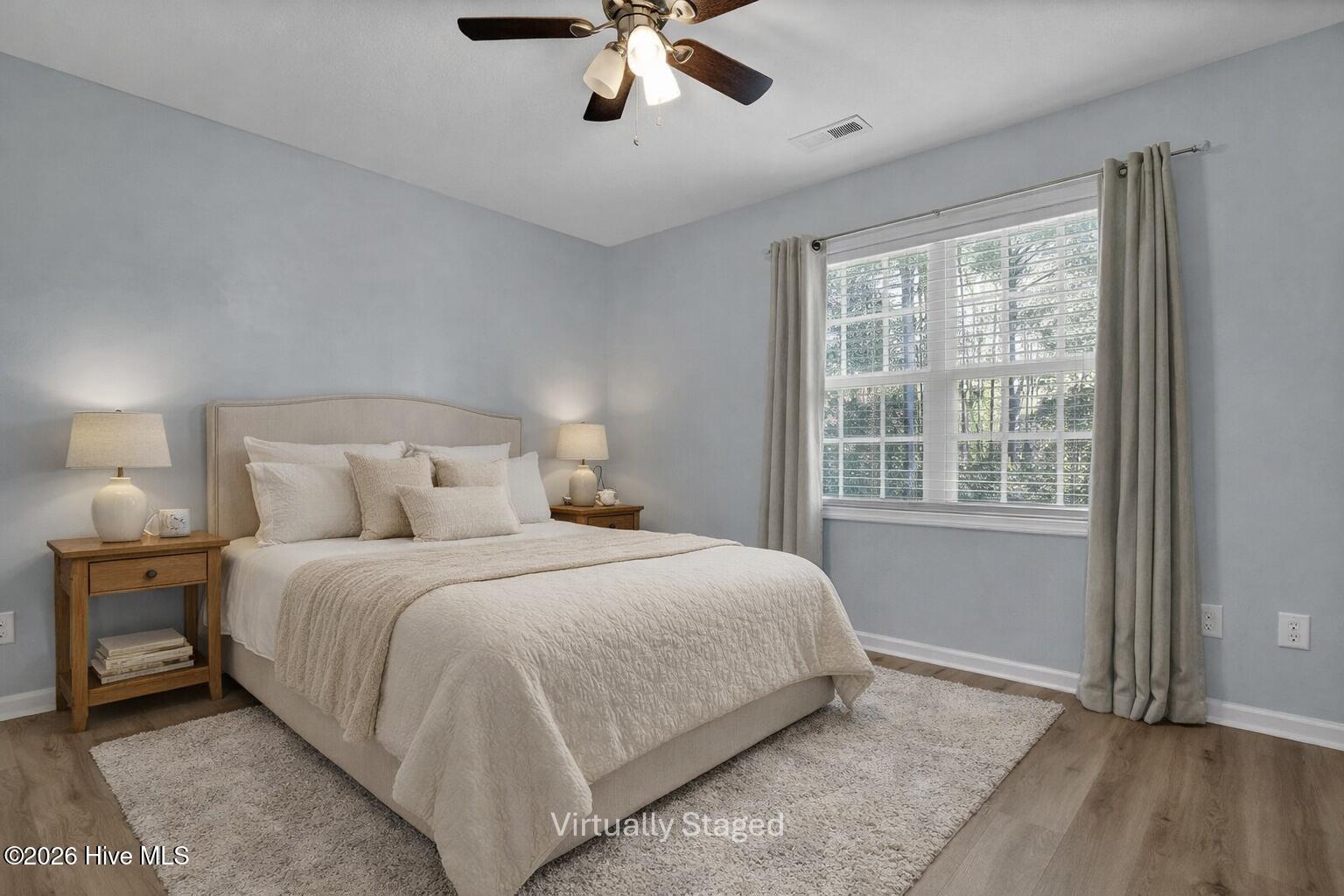 100548986 | Photo 25