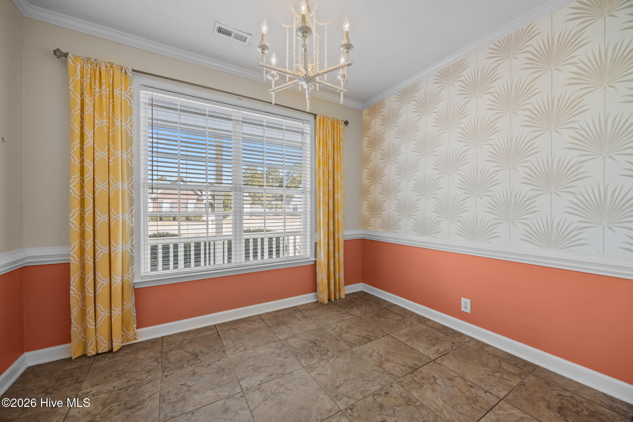 100549557 | Photo 17