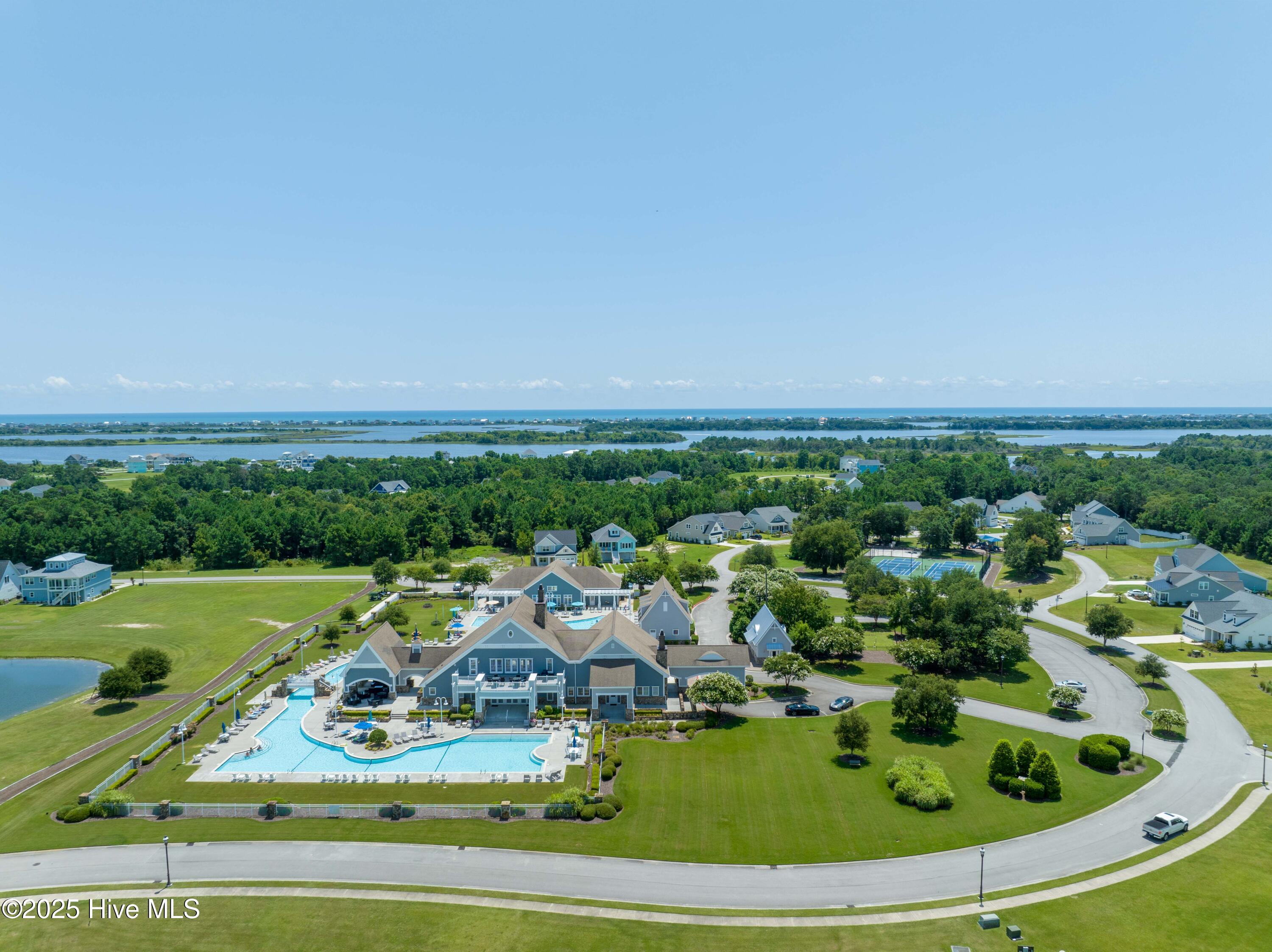 100543712 | Photo 43