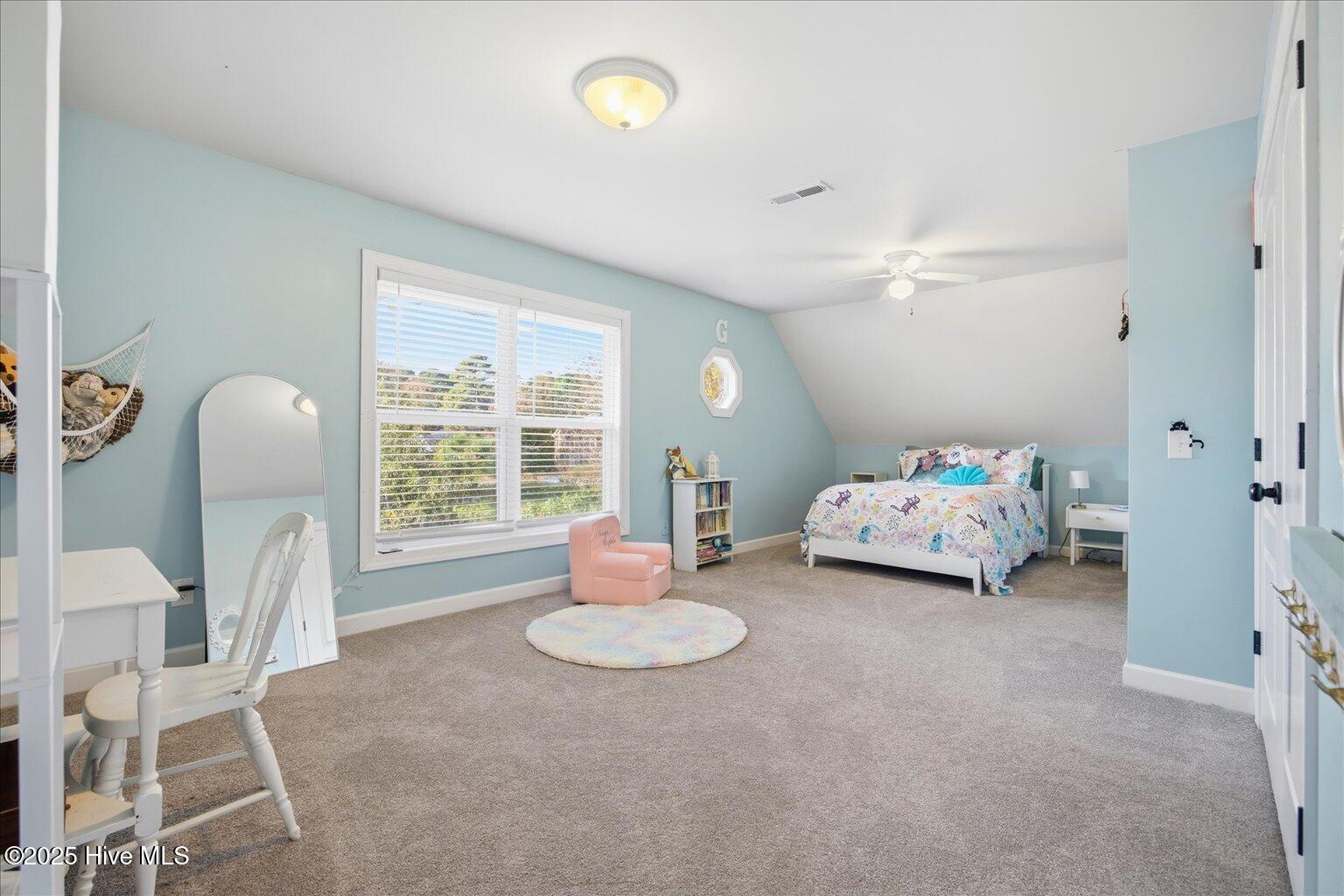 100542607 | Photo 28