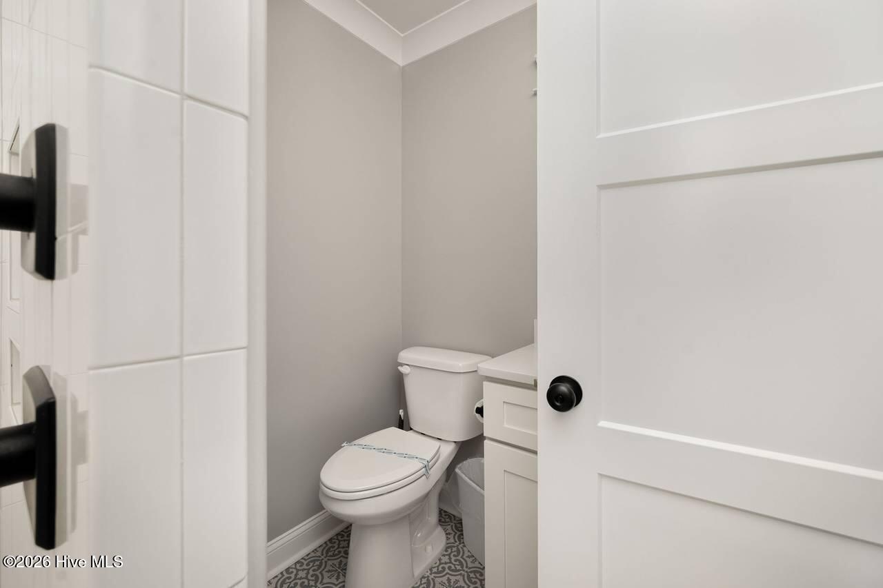 100560212 | Photo 106