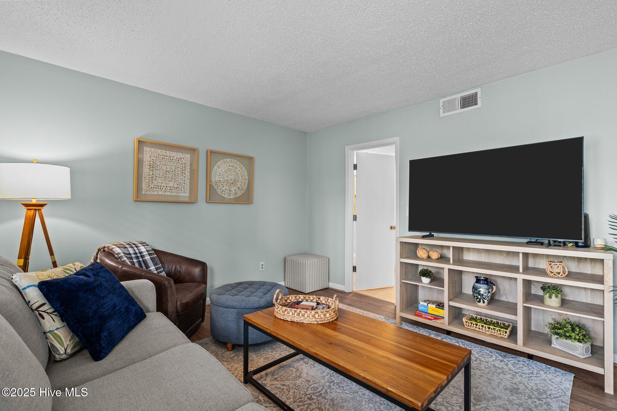 5 Pine Tree Road 211