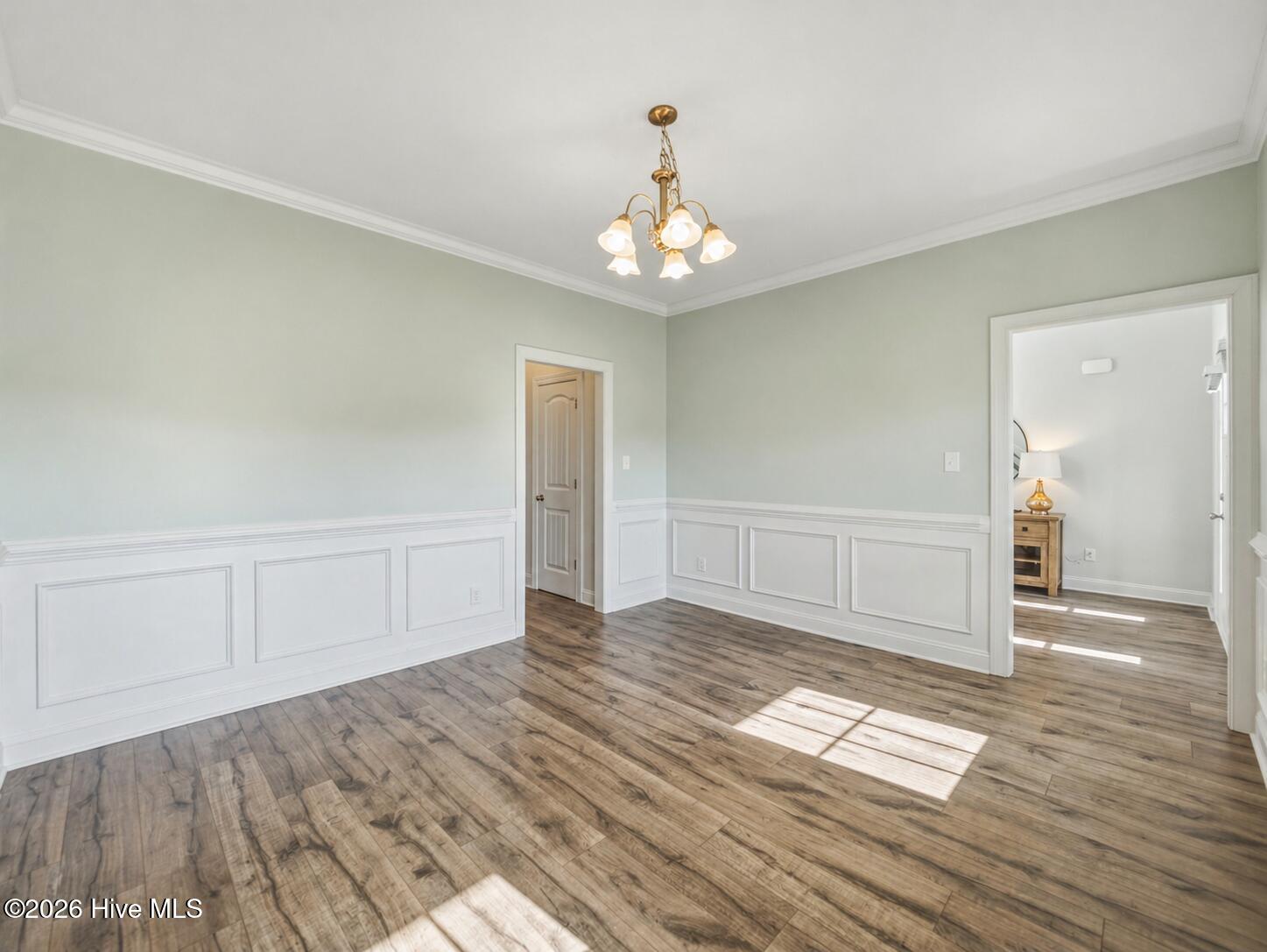 100570227 | Photo 10