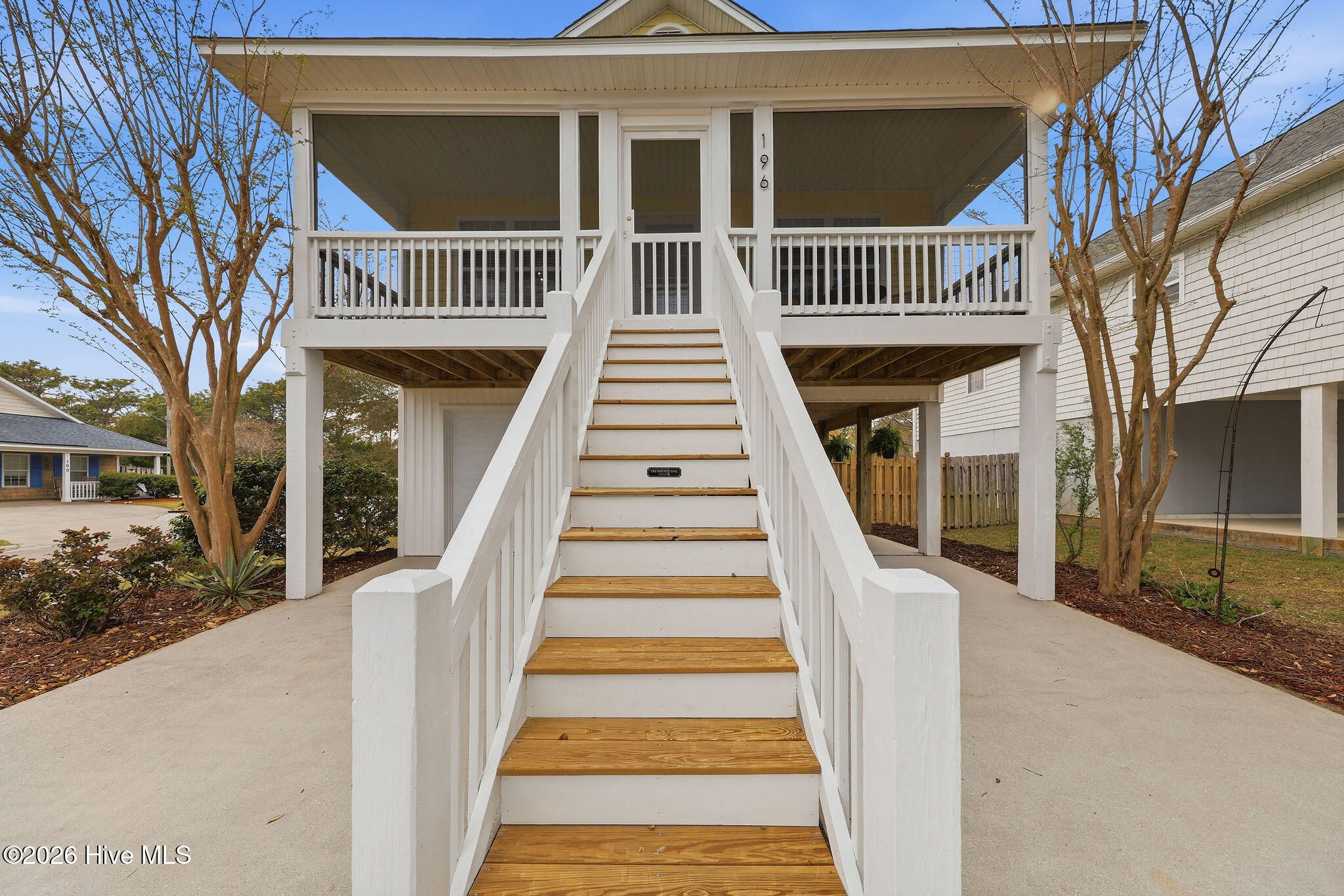 100562834 | Photo 15