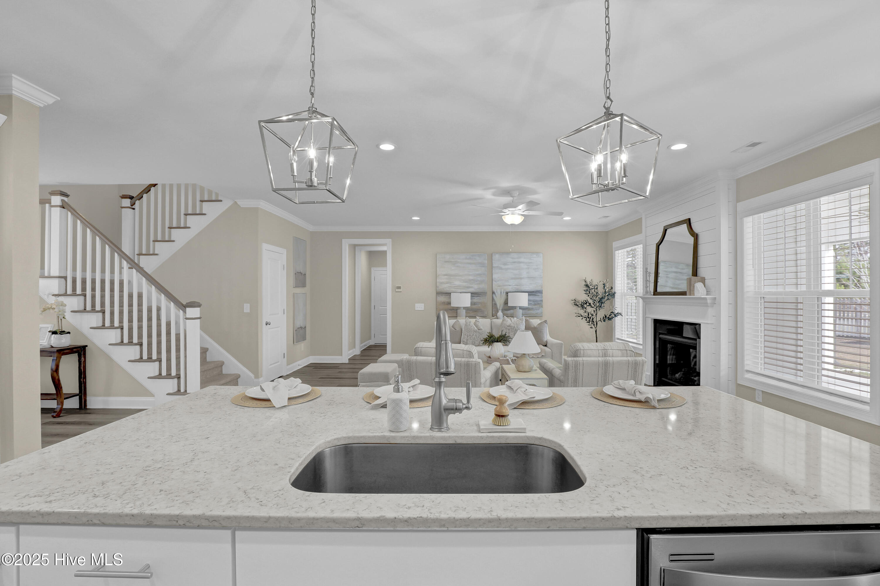 100545755 | Photo 14