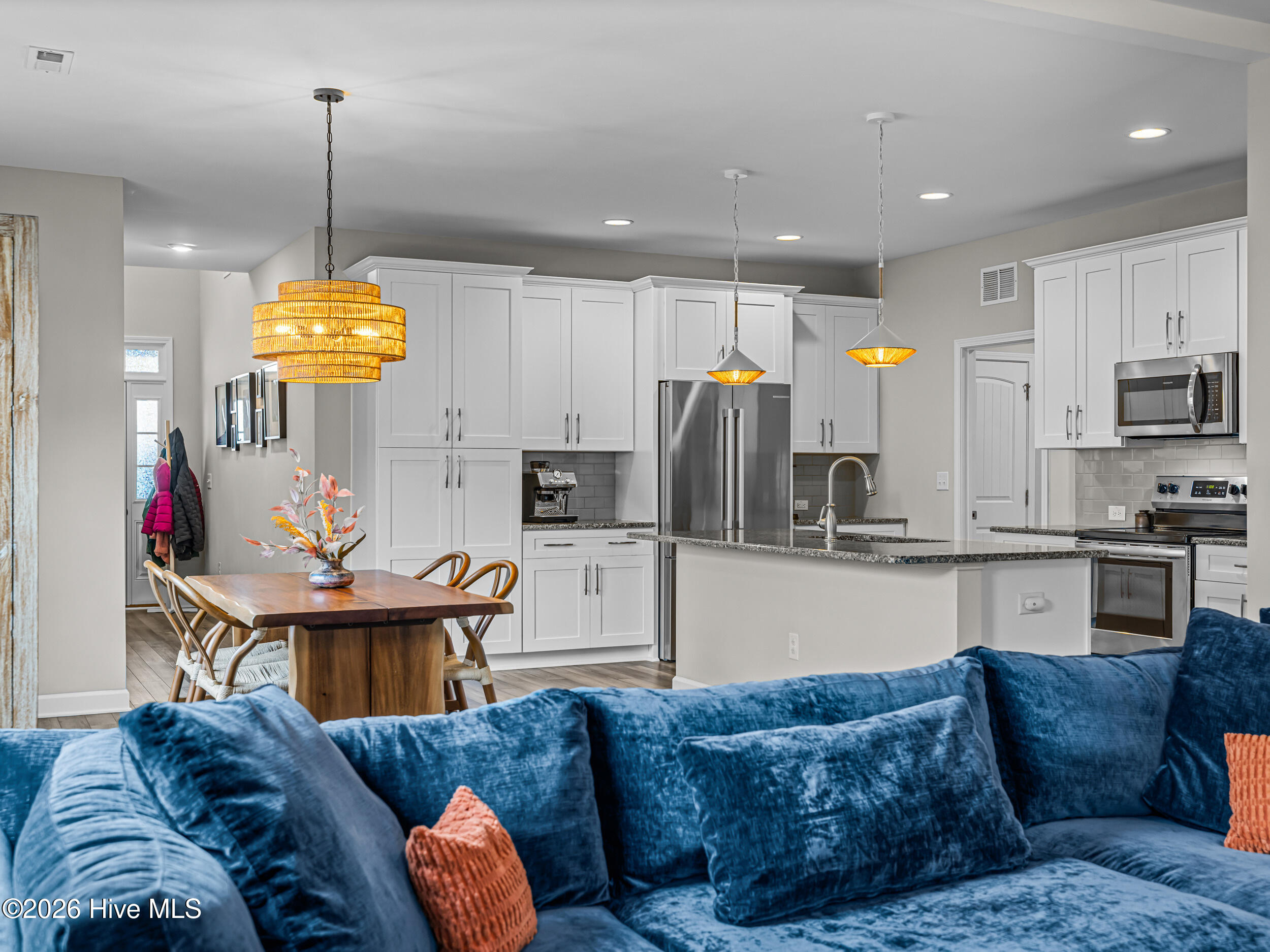 100558096 | Photo 28