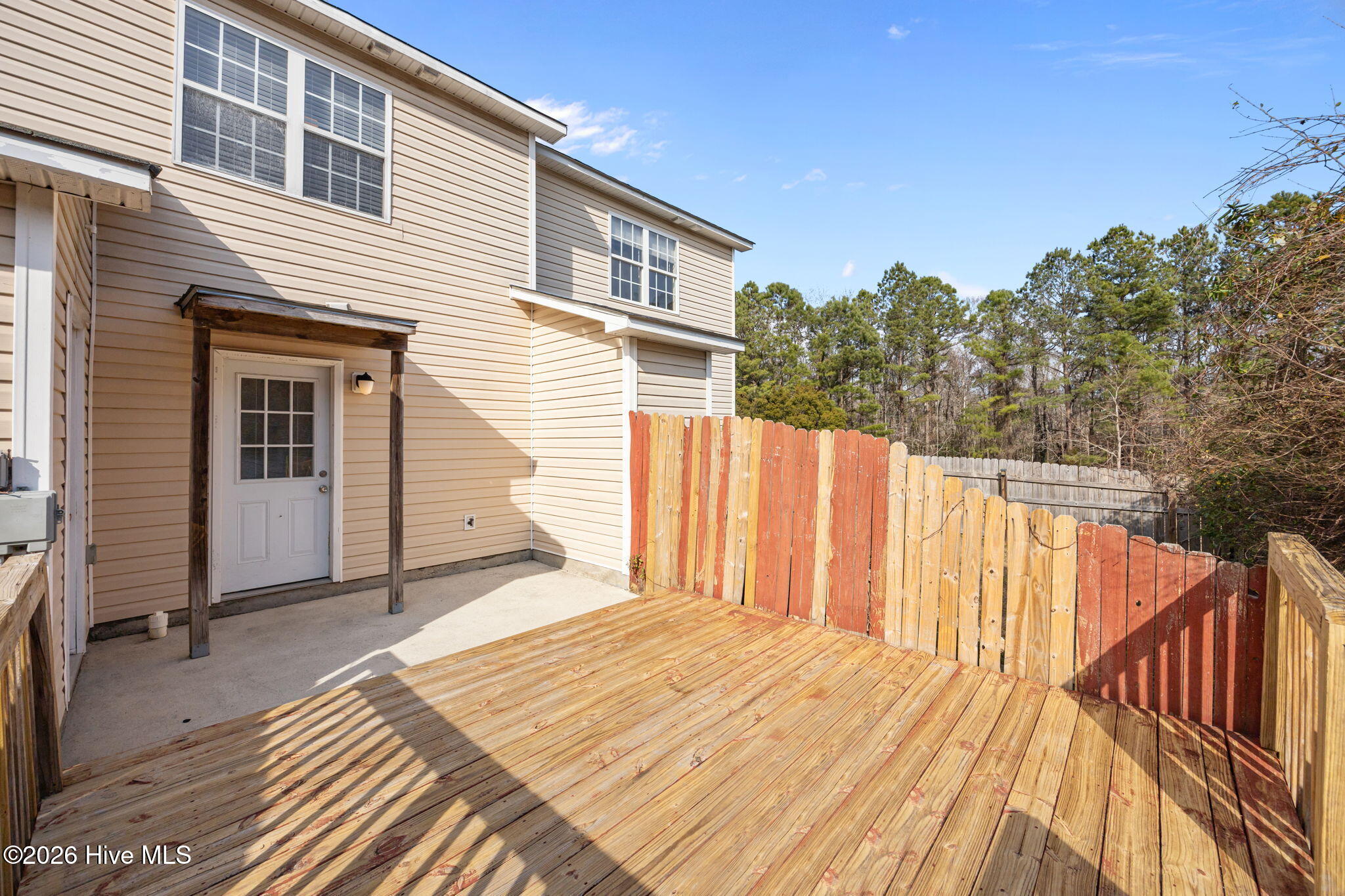 100553765 | Photo 44