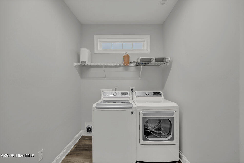 100542116 | Photo 18