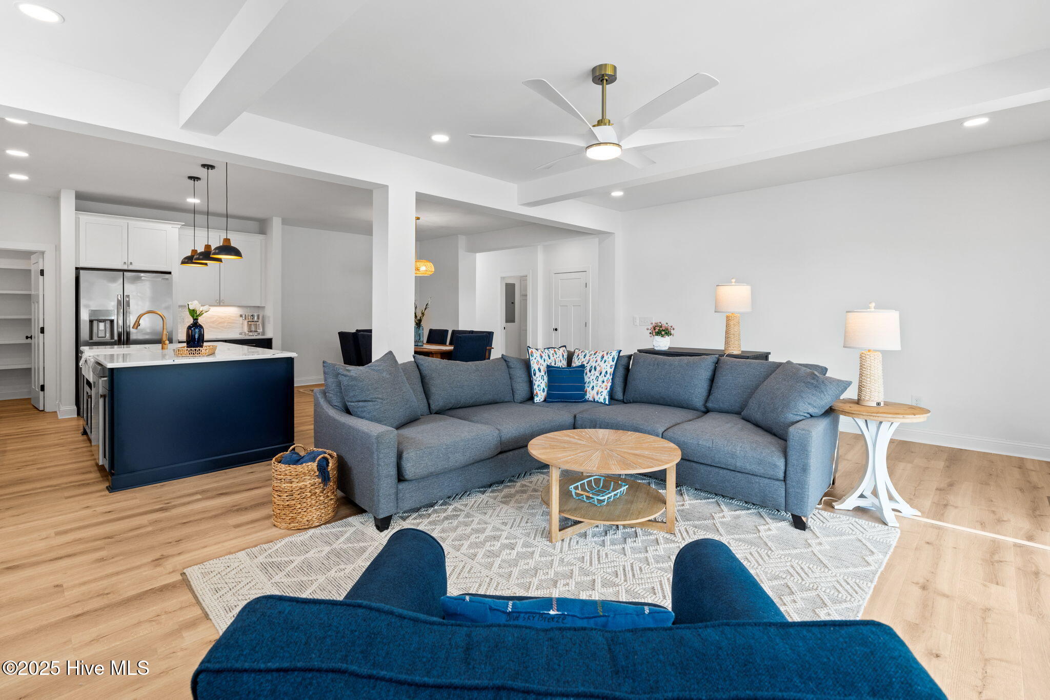 100548634 | Photo 18