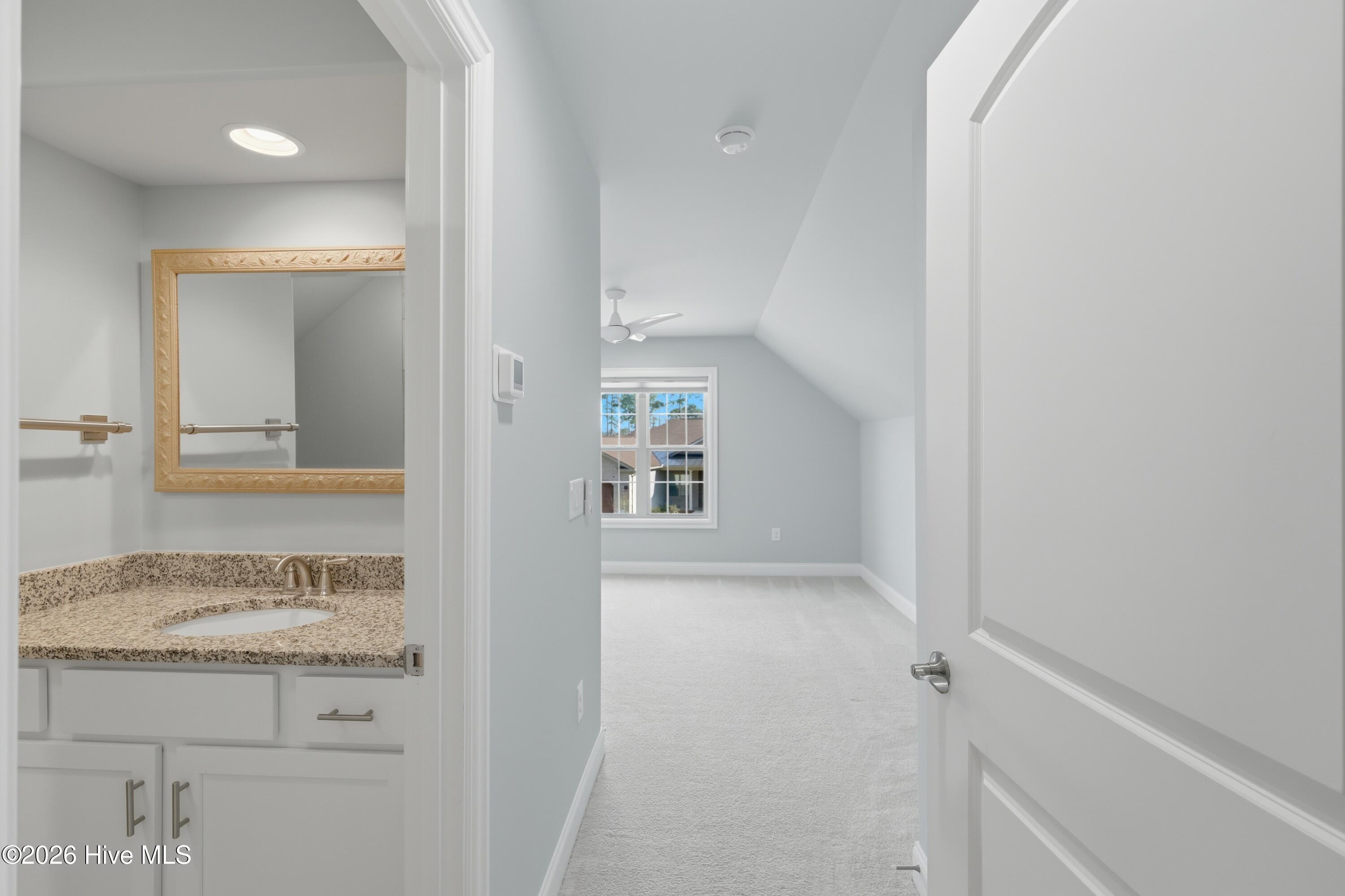 100558541 | Photo 53