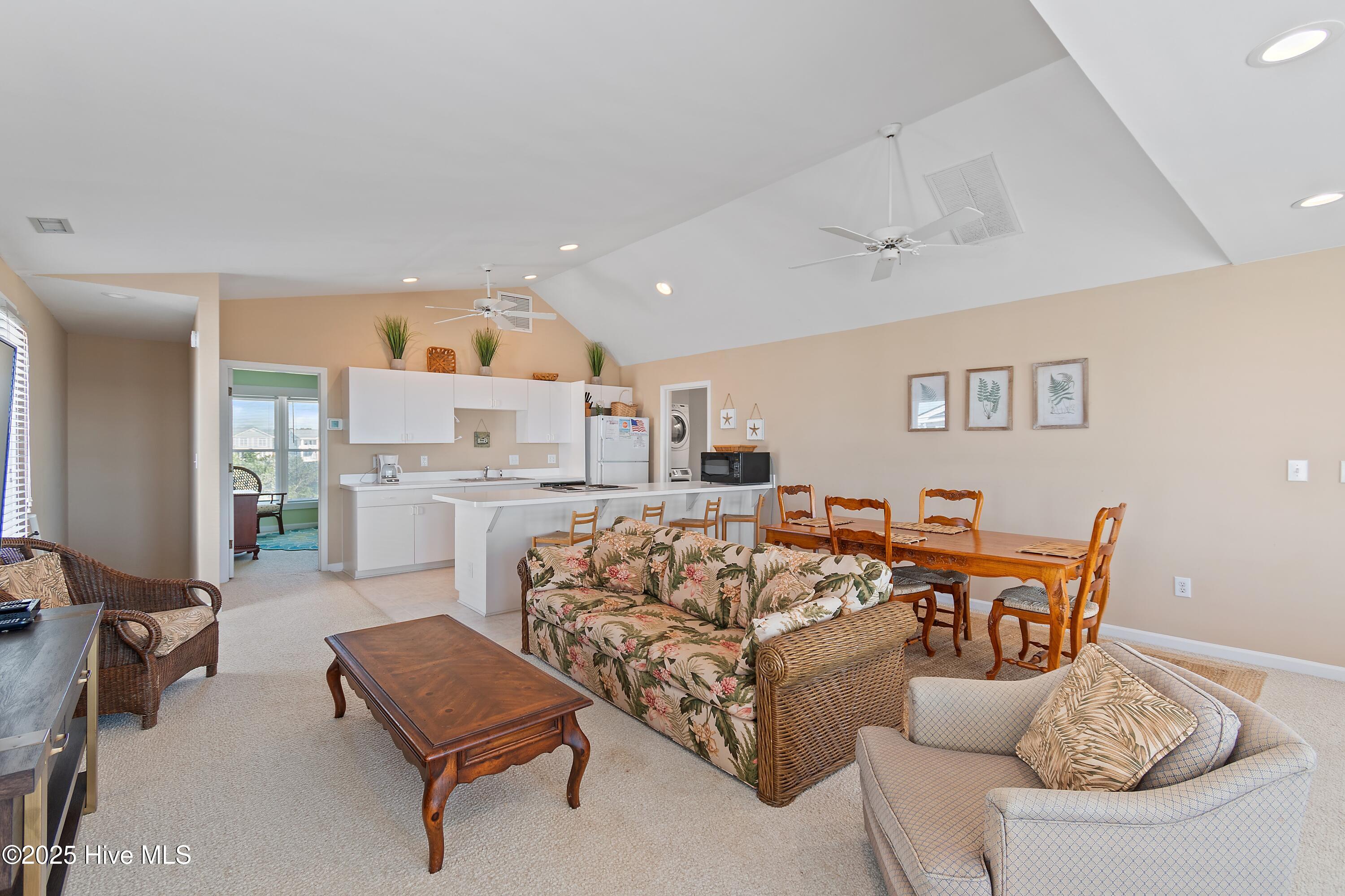 100536498 | Photo 54