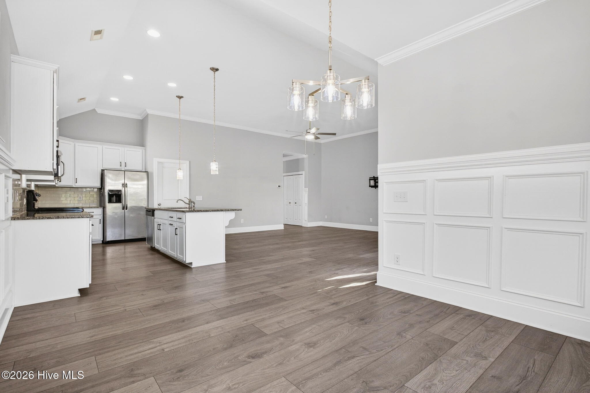 100563252 | Photo 19