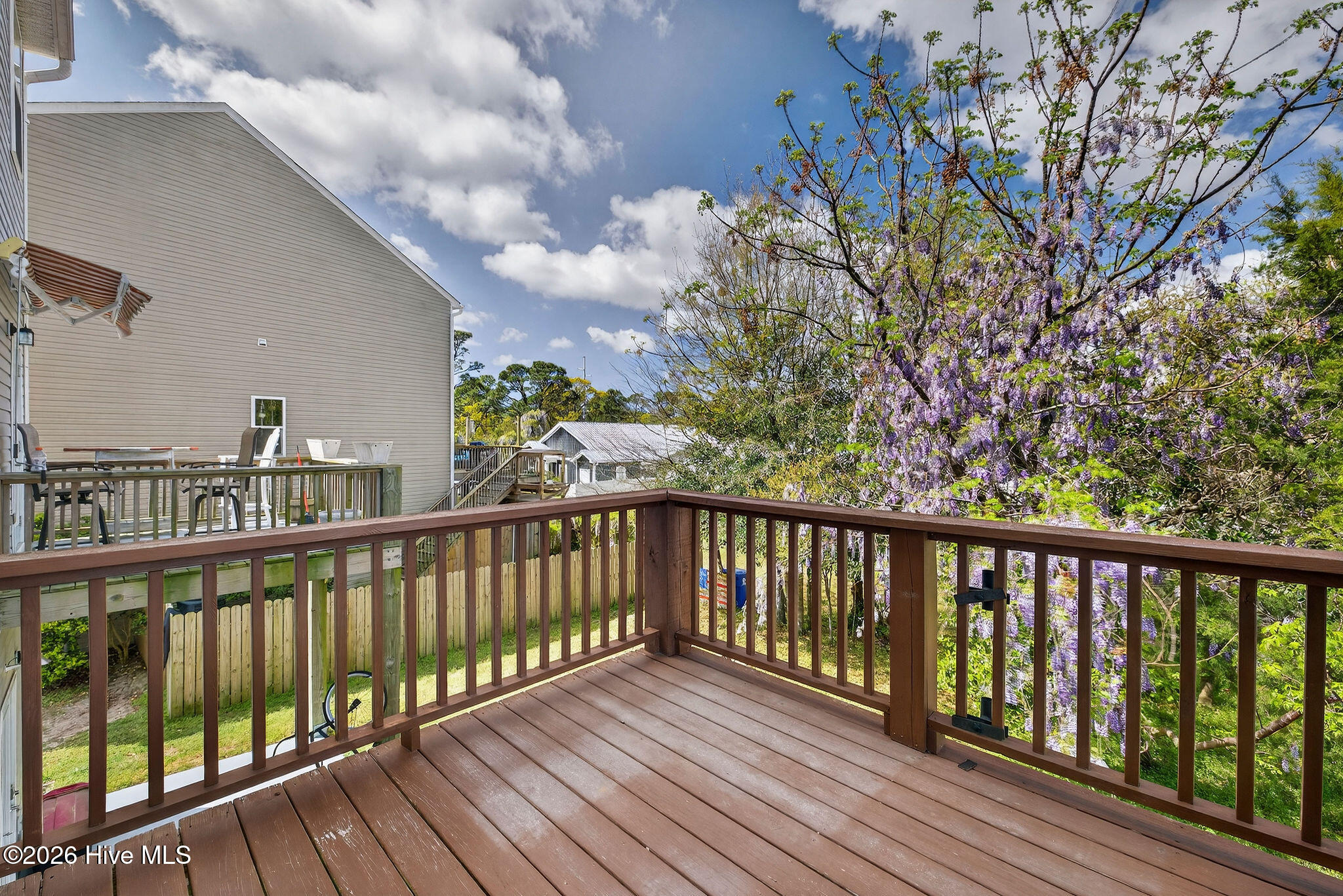 100563693 | Photo 28