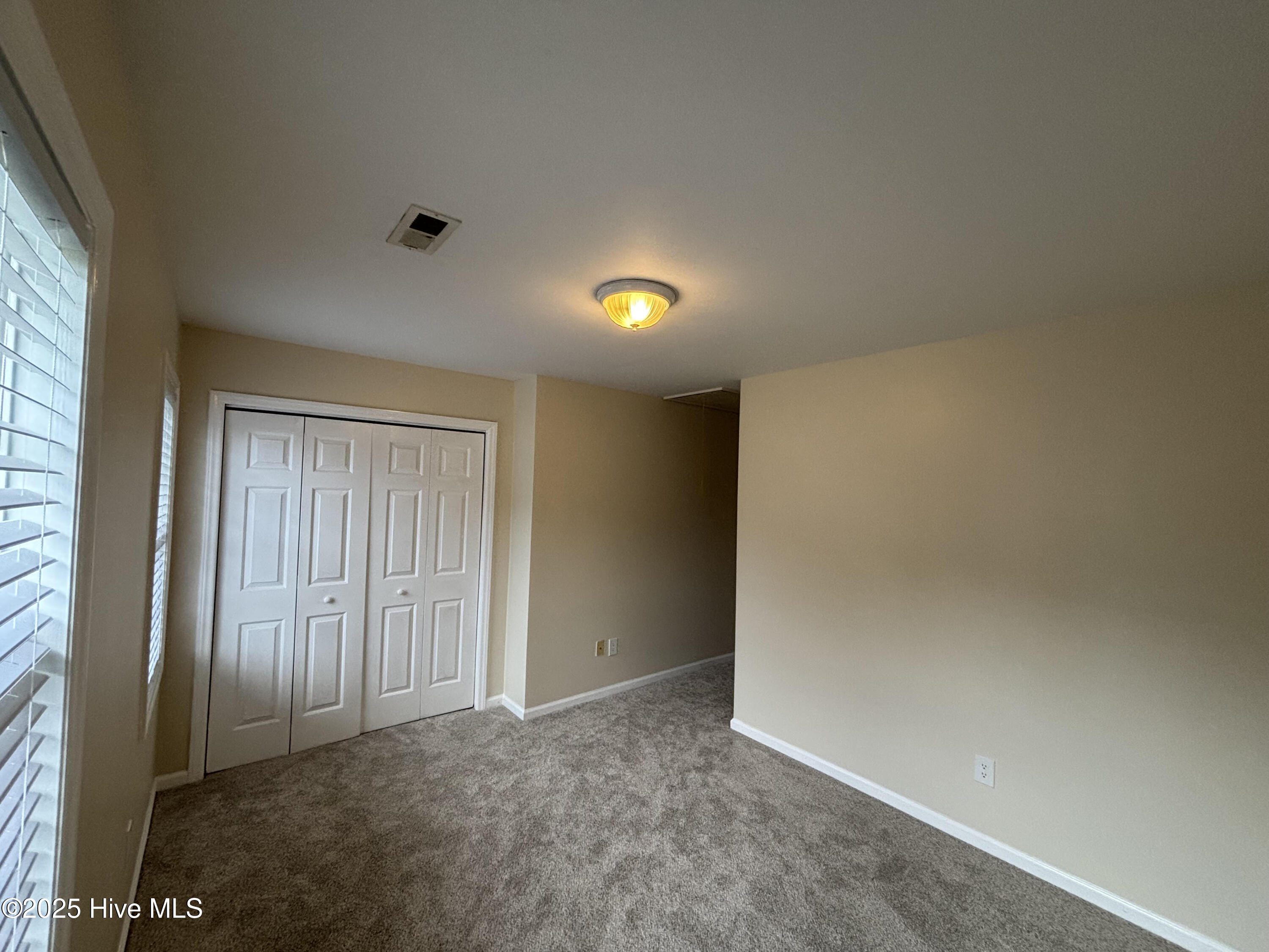 100522436 | Photo 23