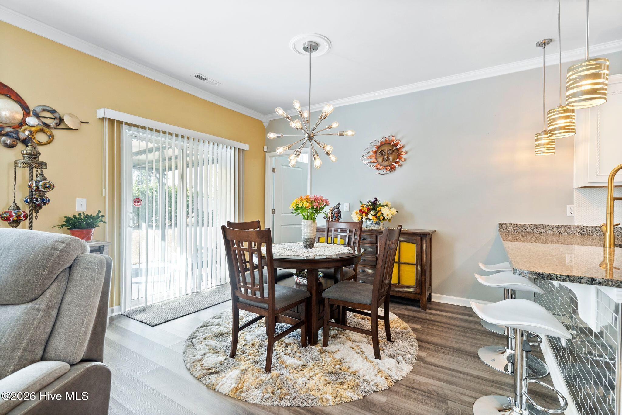 100550283 | Photo 22