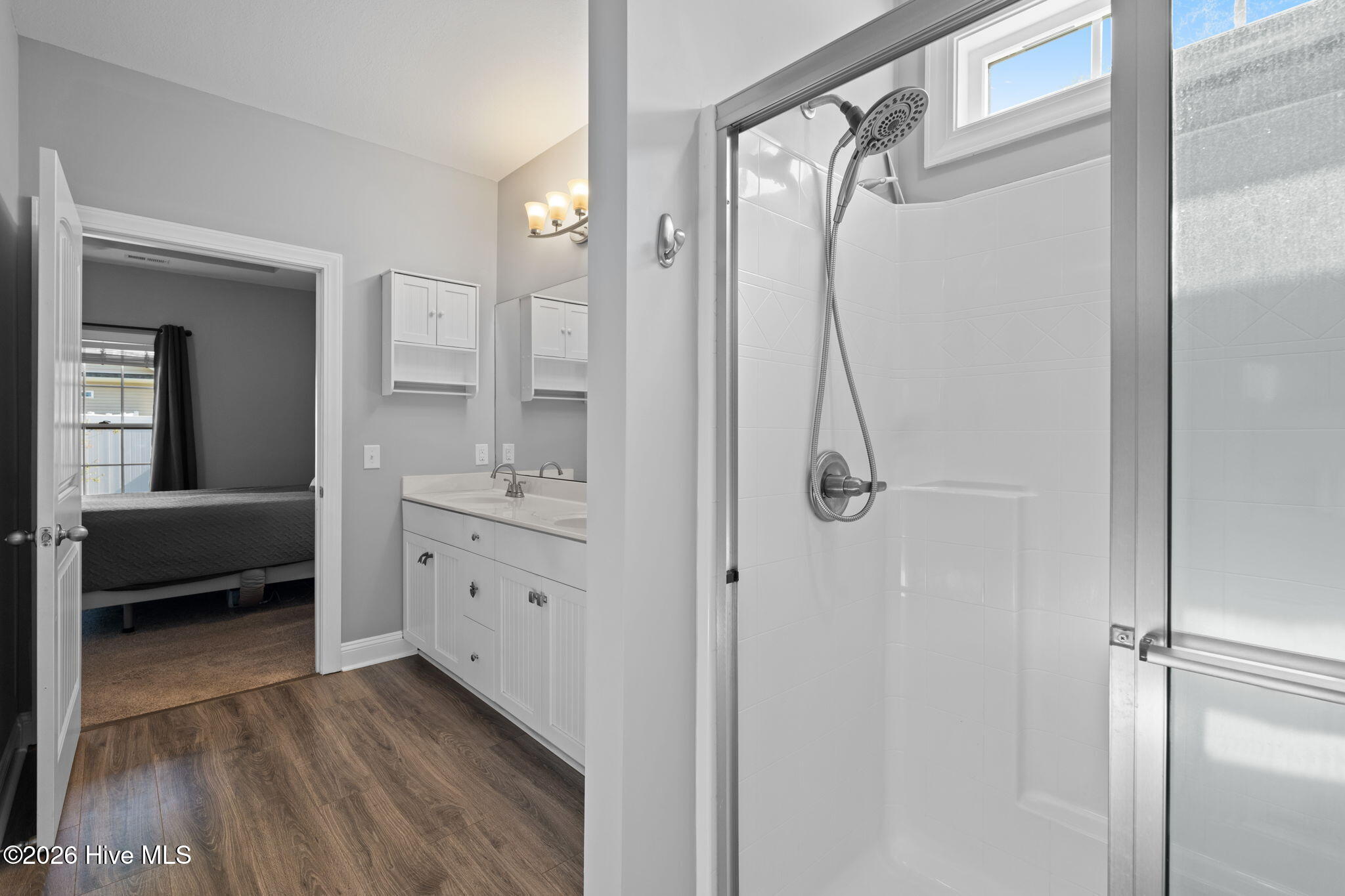 100568140 | Photo 24