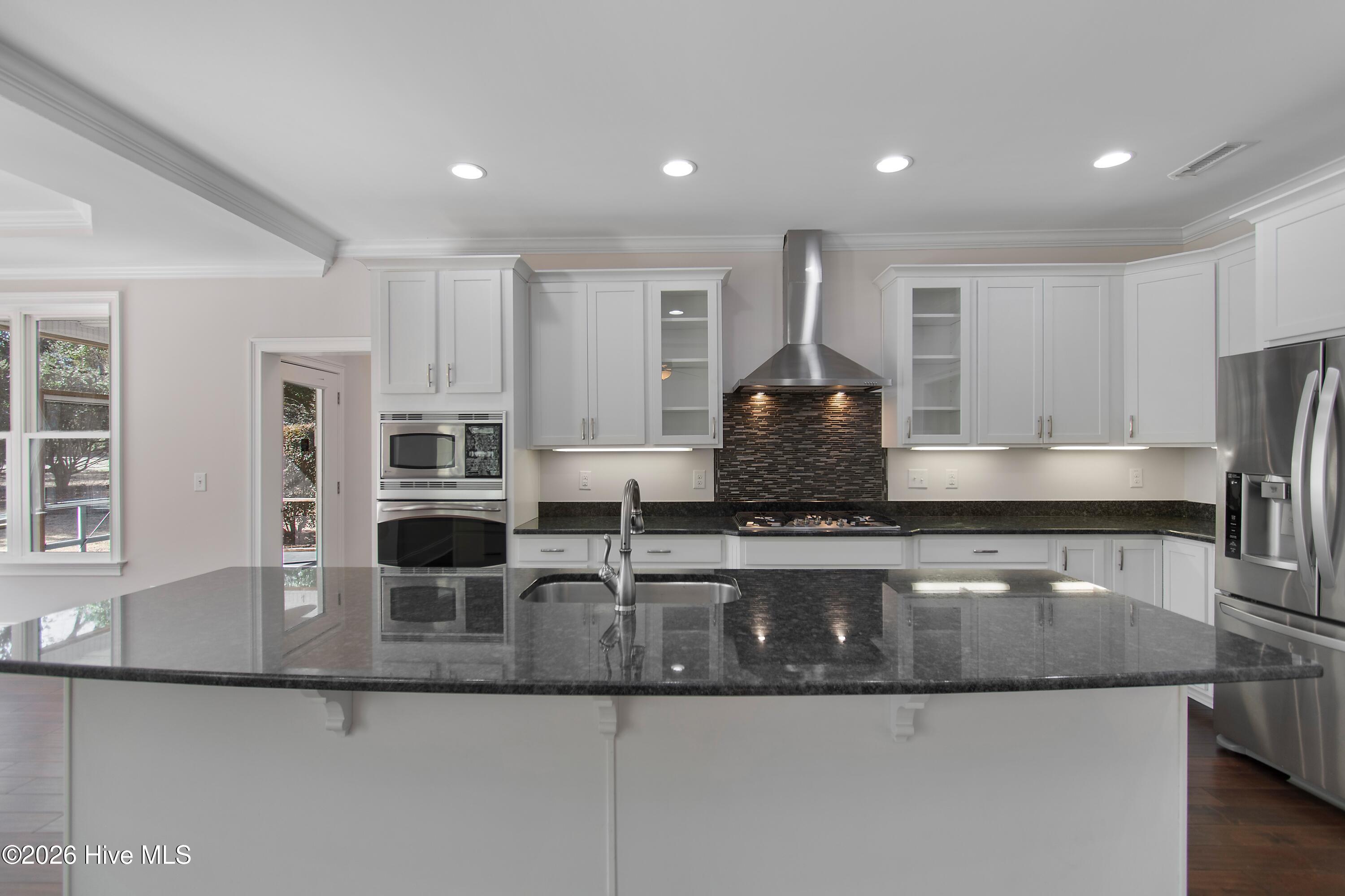 100556573 | Photo 12