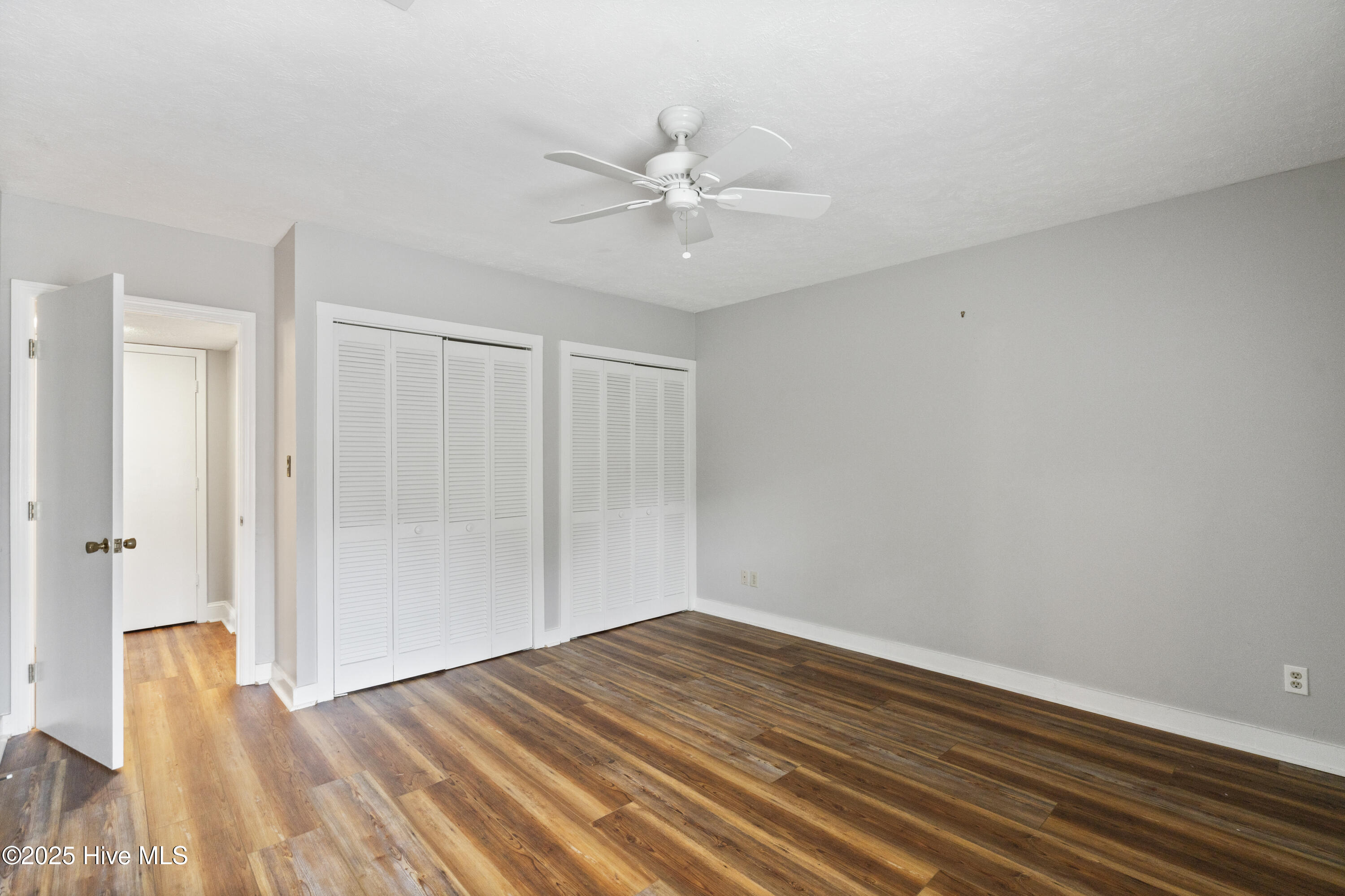 100540990 | Photo 41