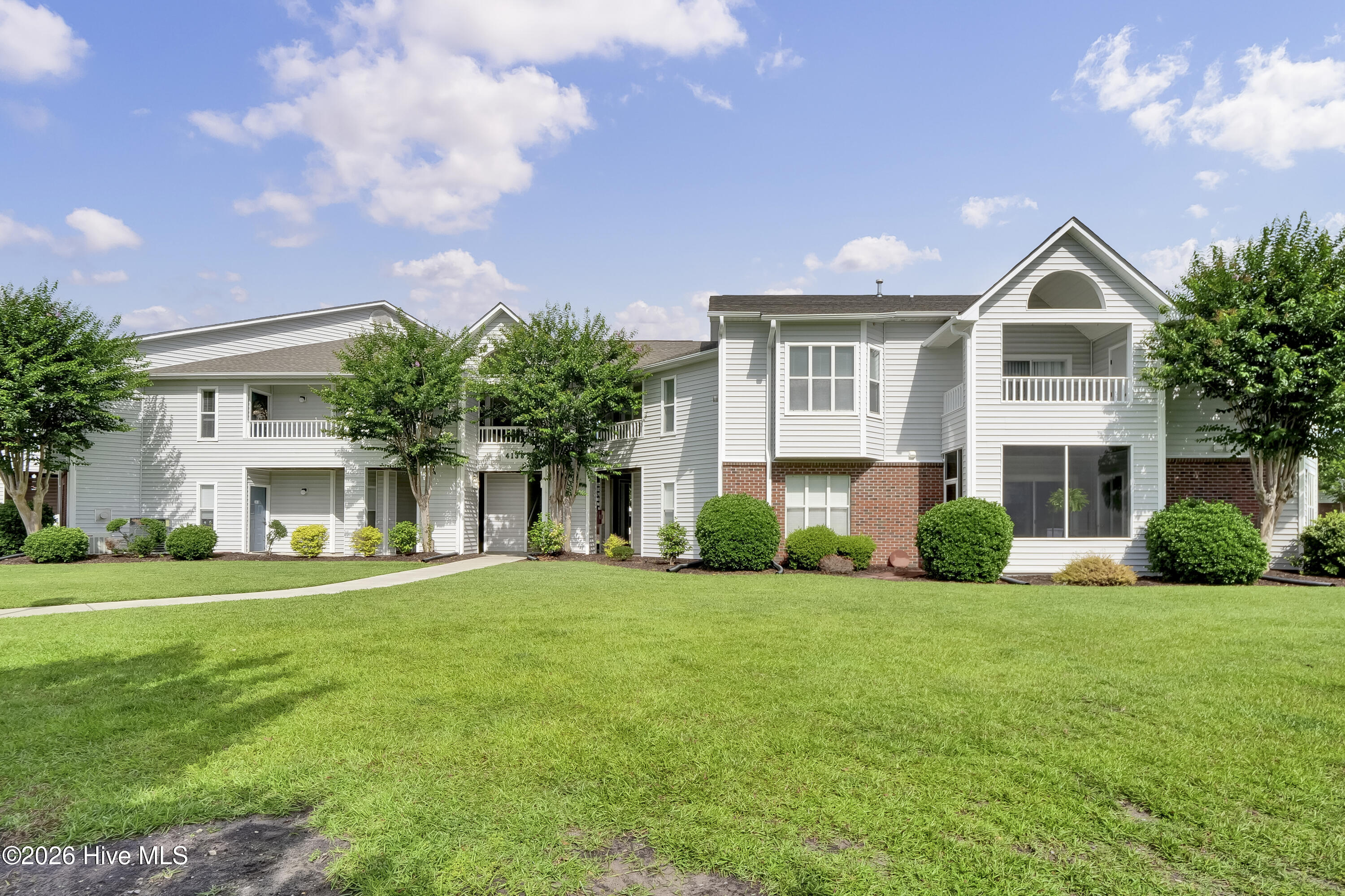 100564237 | Photo 25