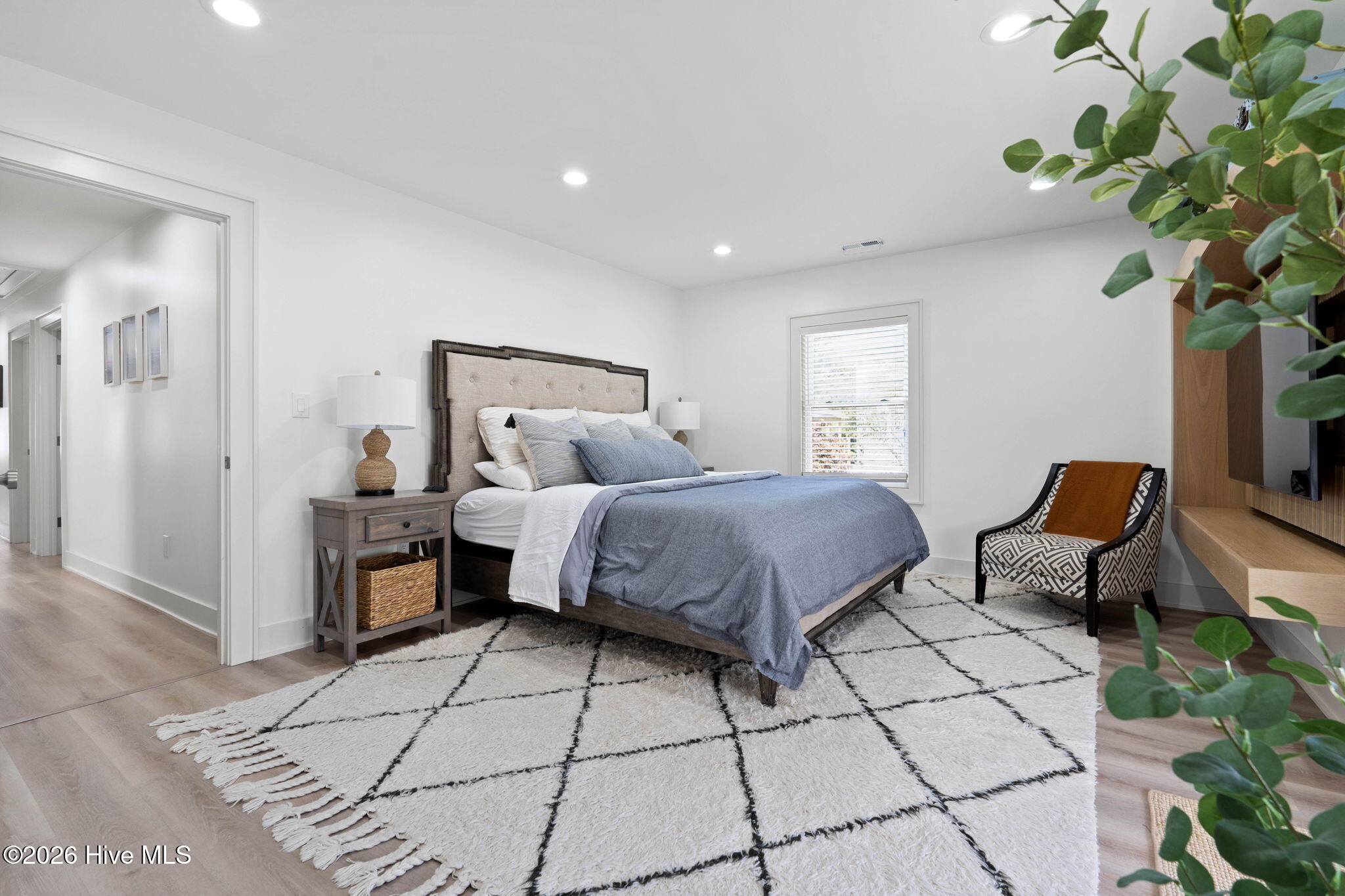 100565975 | Photo 14