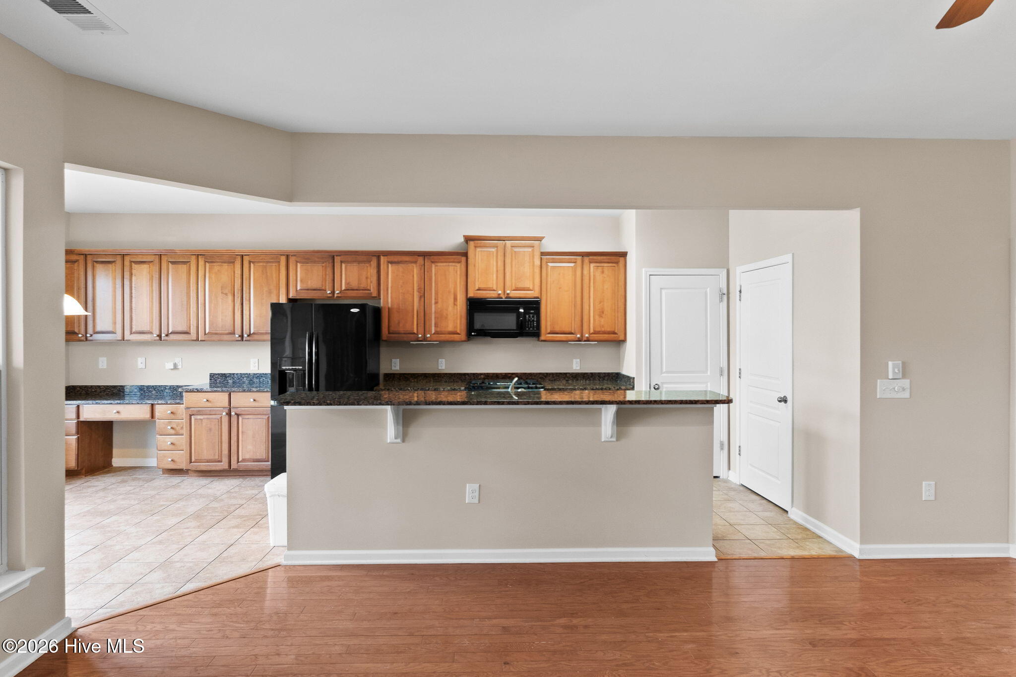 100561861 | Photo 12