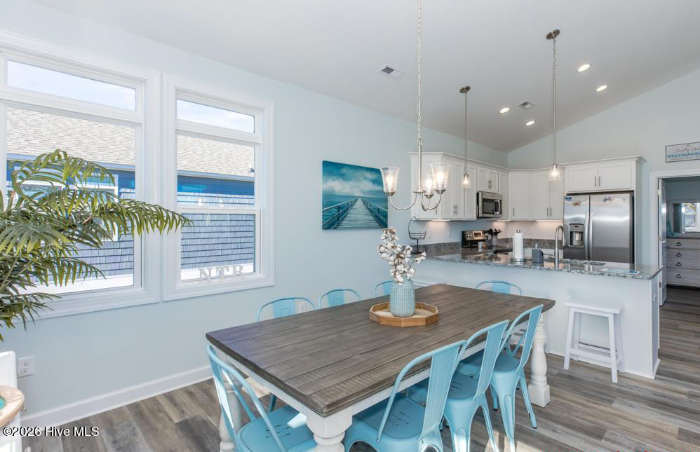 100567605 | Photo 11