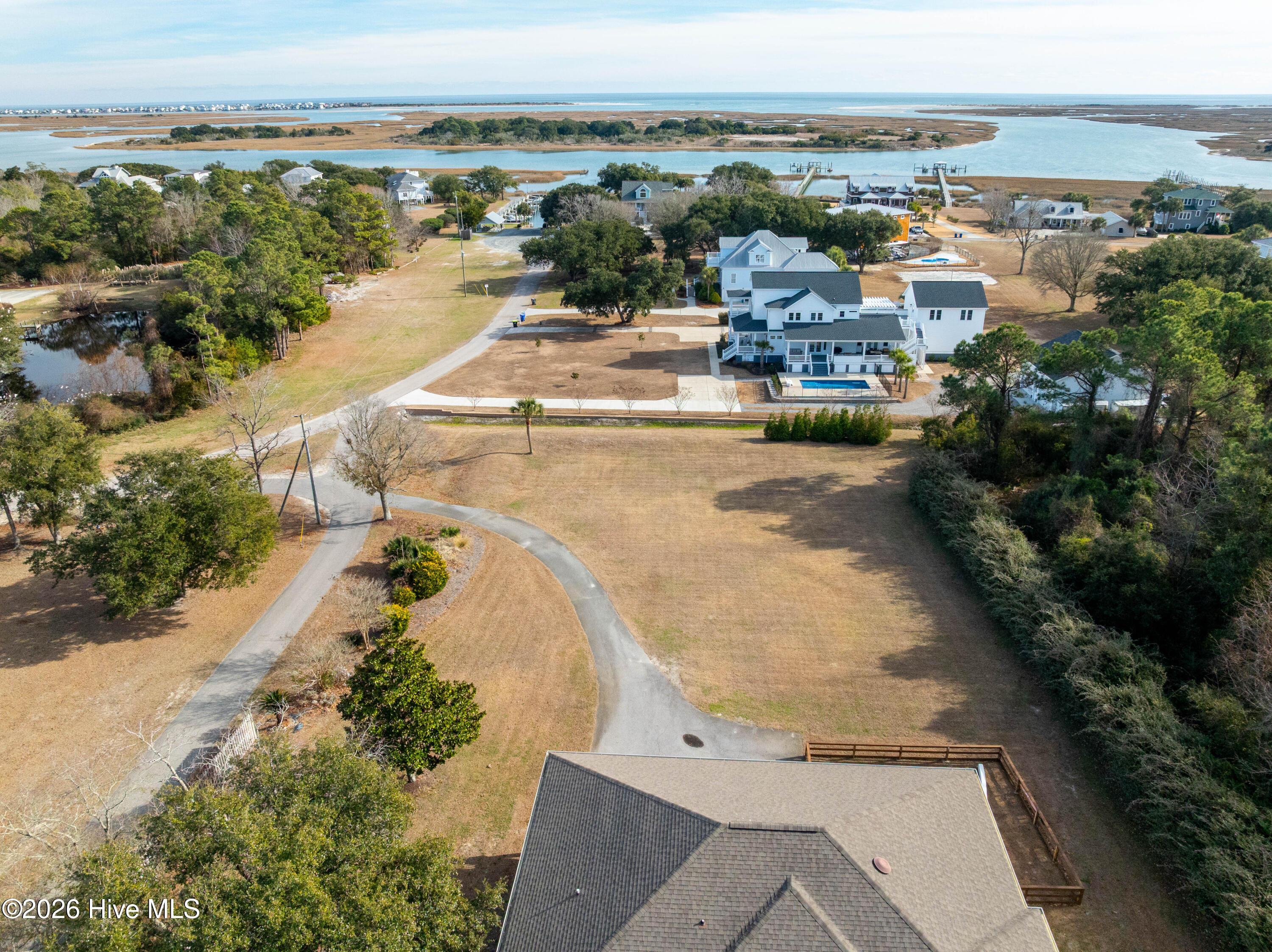 100548978 | Photo 43