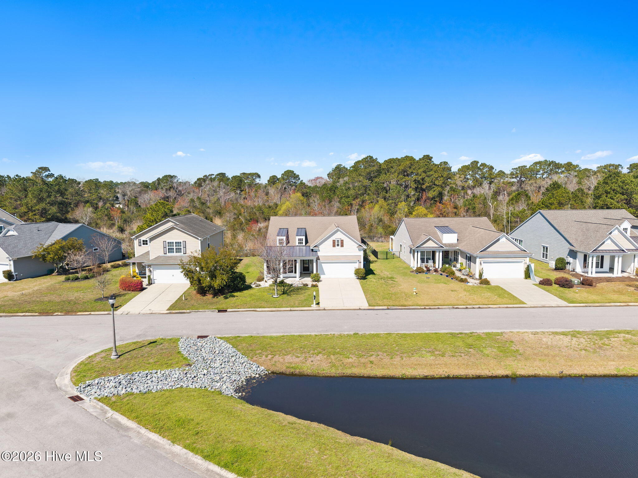 100561861 | Photo 53