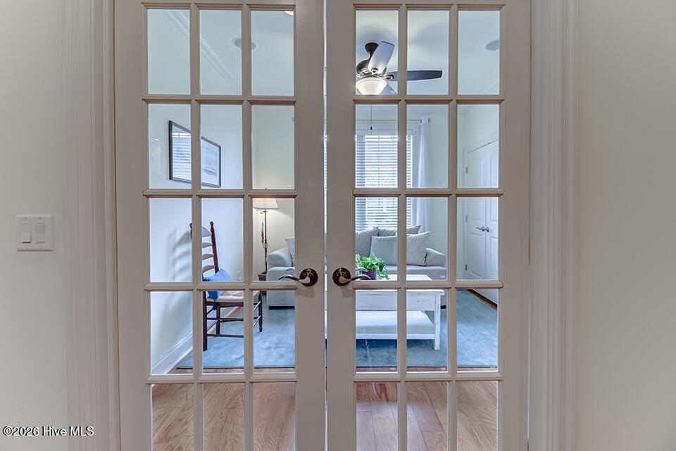 100548216 | Photo 29