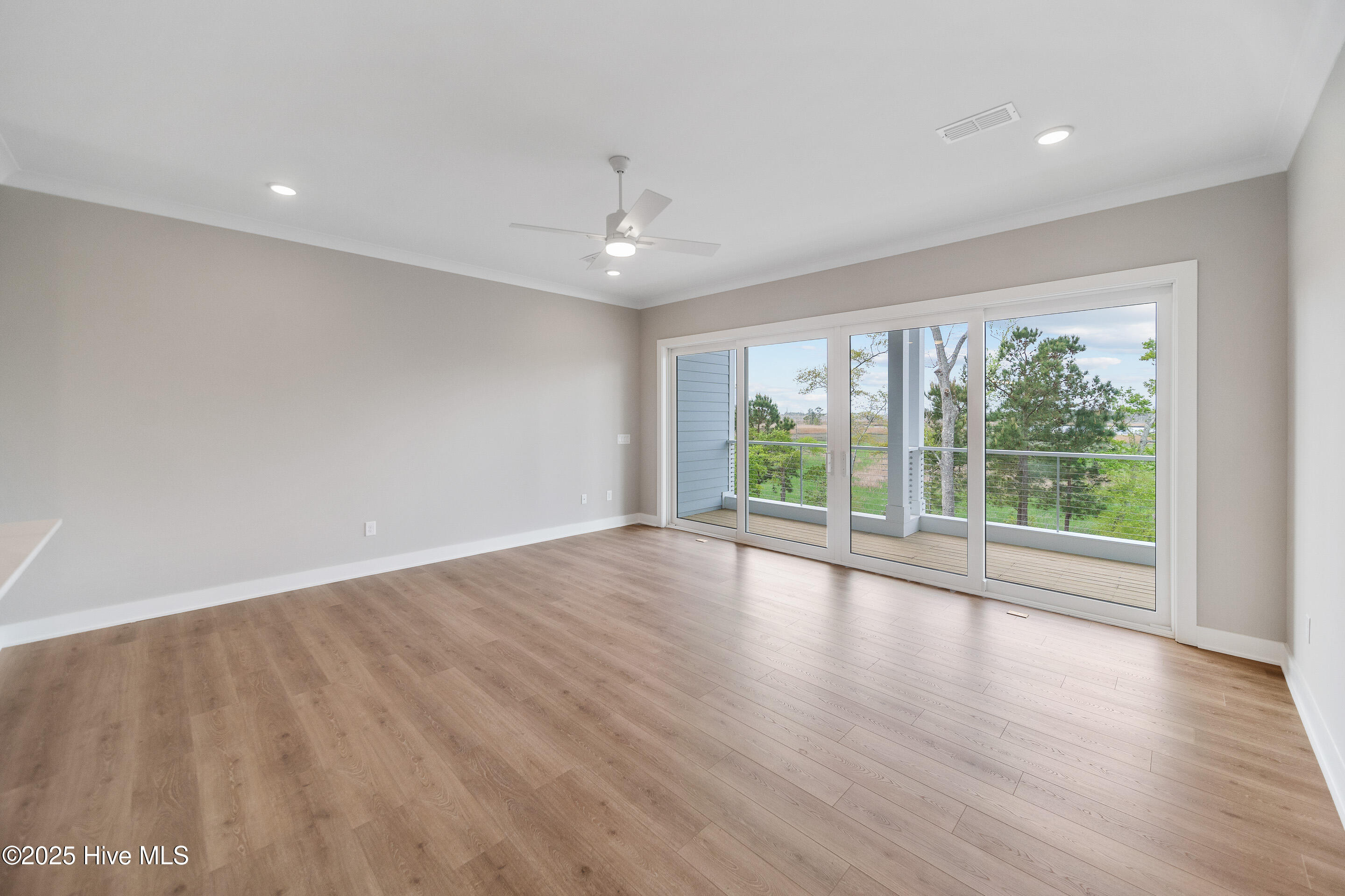 100454481 | Photo 16