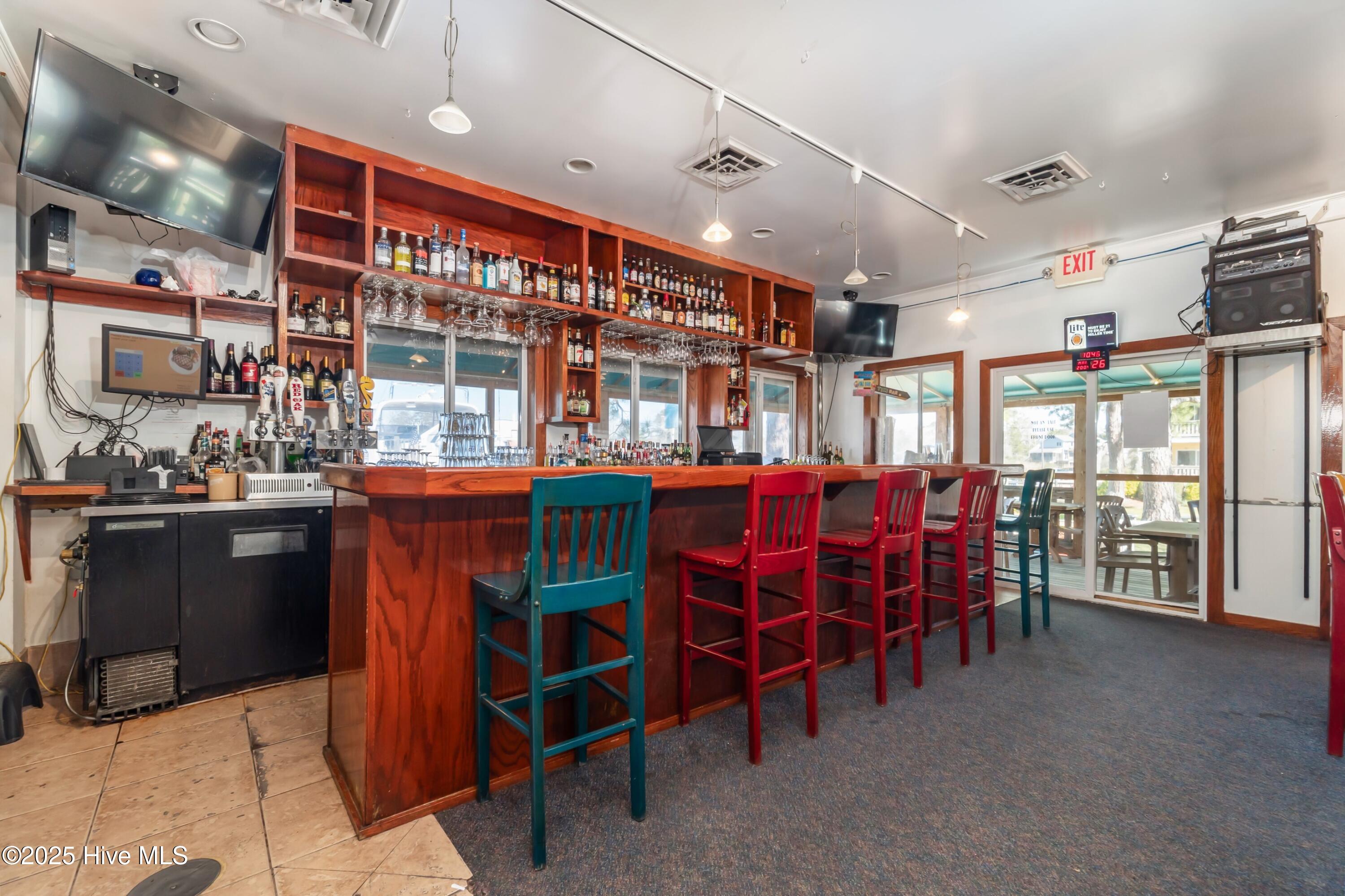 303 South Avenue,Oriental