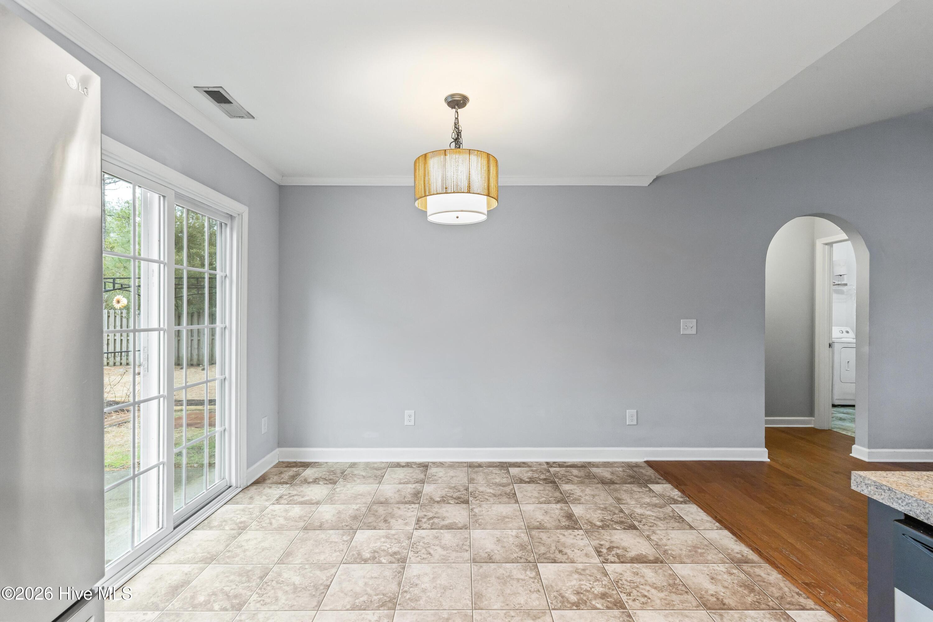 100557178 | Photo 14