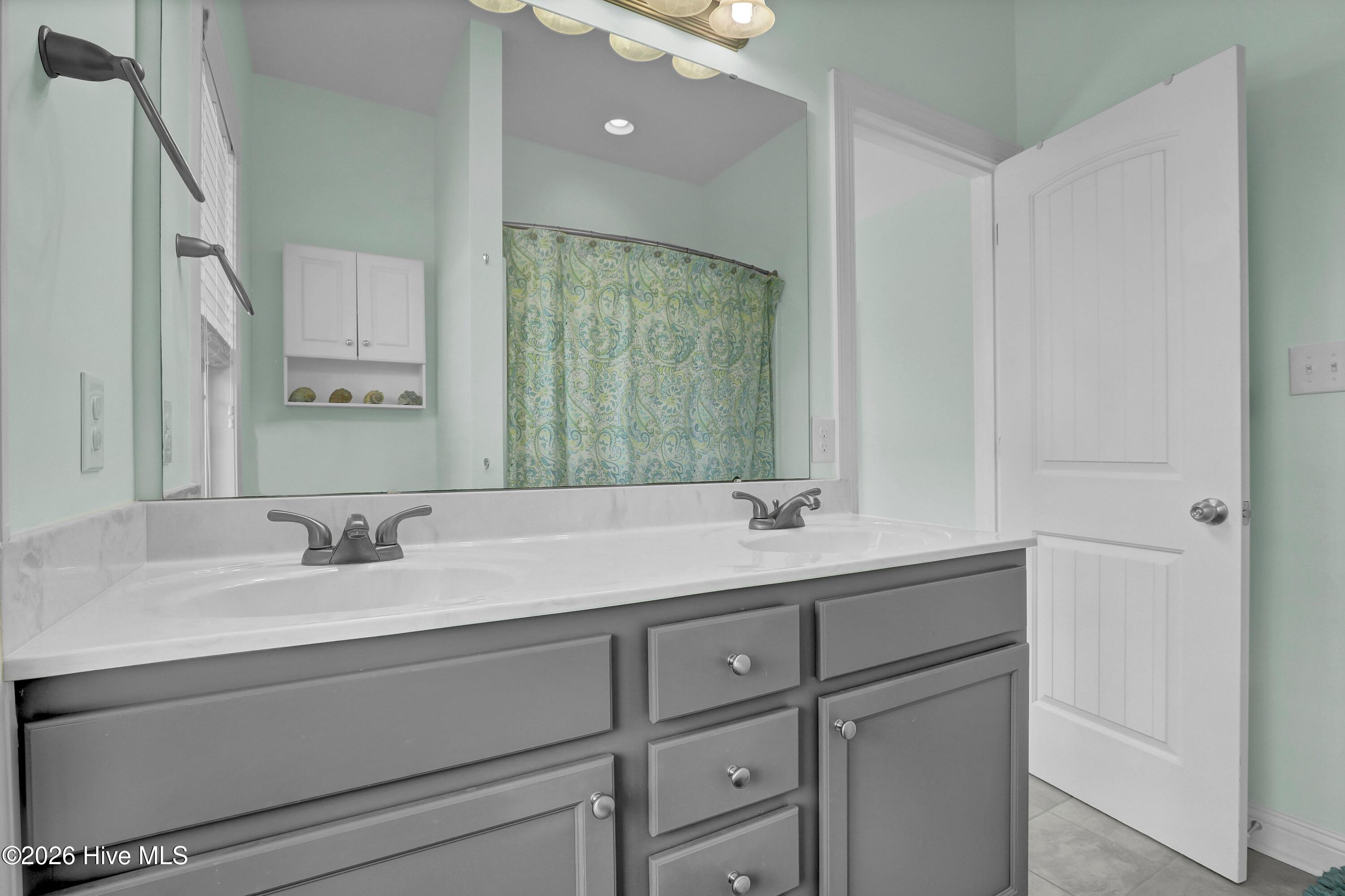 100564246 | Photo 25