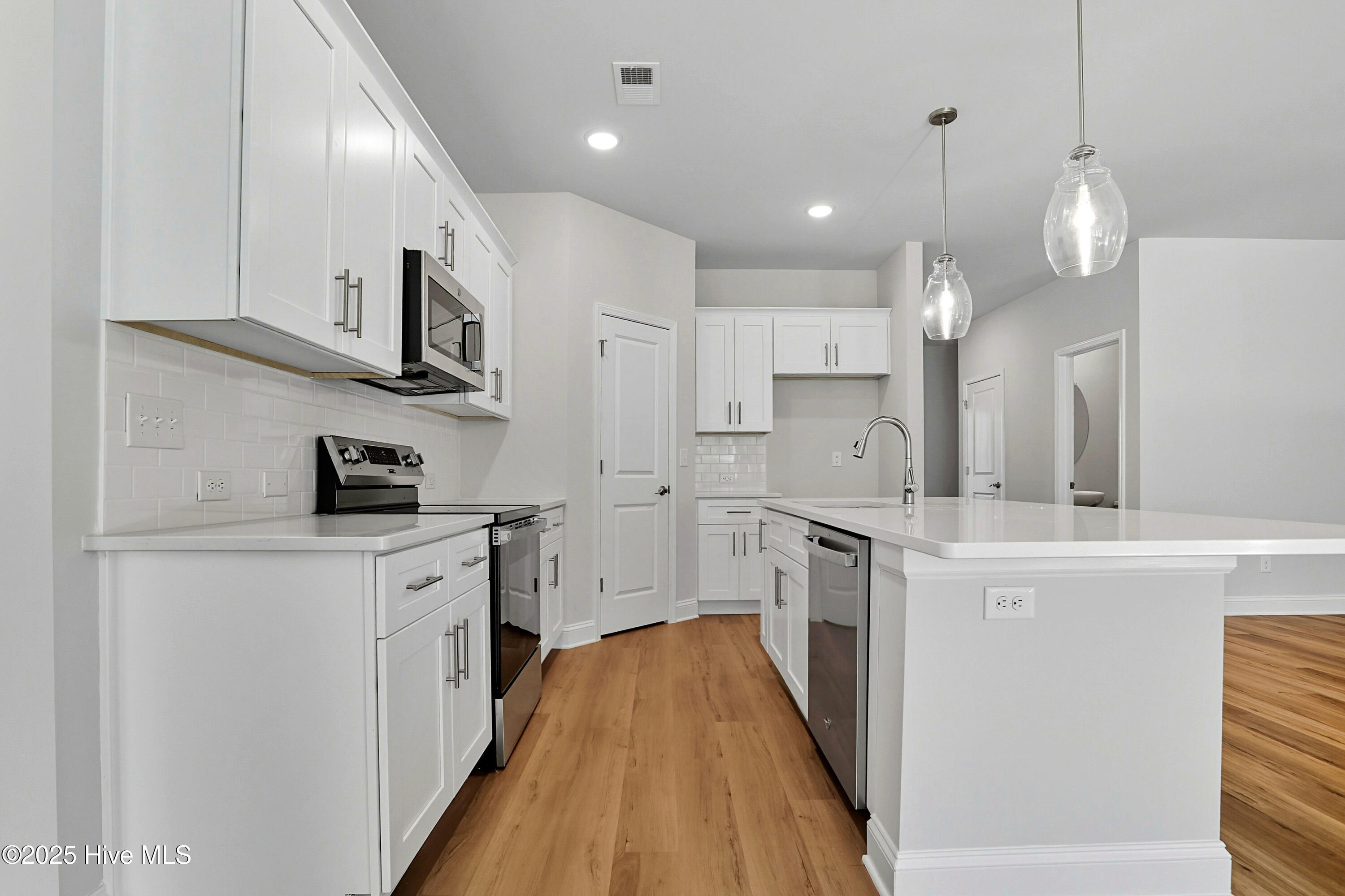 2594 (&2604&2610) Bellamy Drive SW, Supply, NC 28462 – photo 8: HP3V6A9176