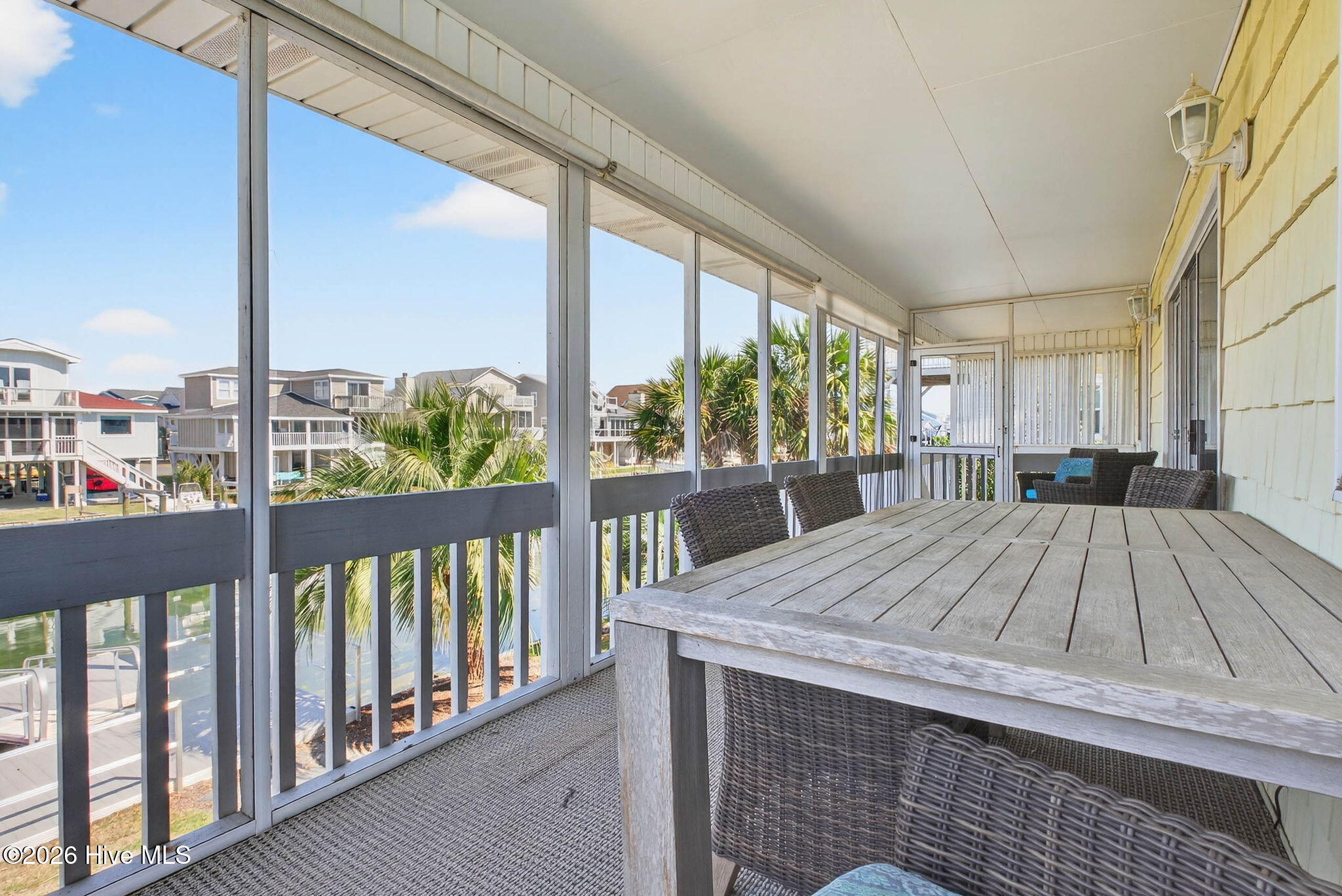 100564283 | Photo 19