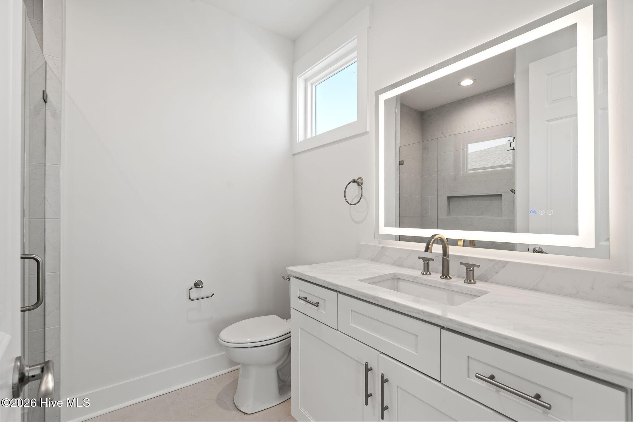 100554588 | Photo 17