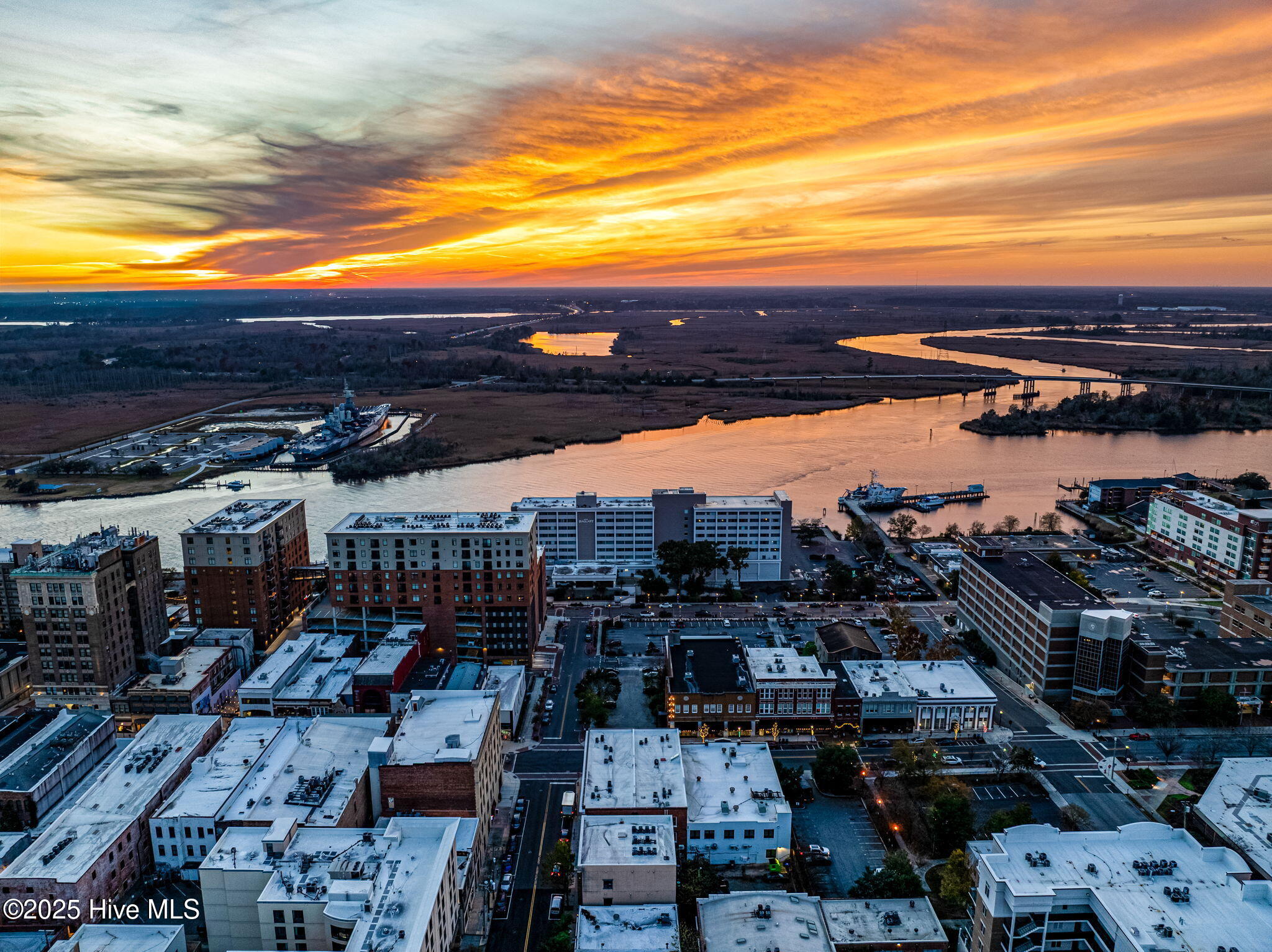 100535047 | Photo 33