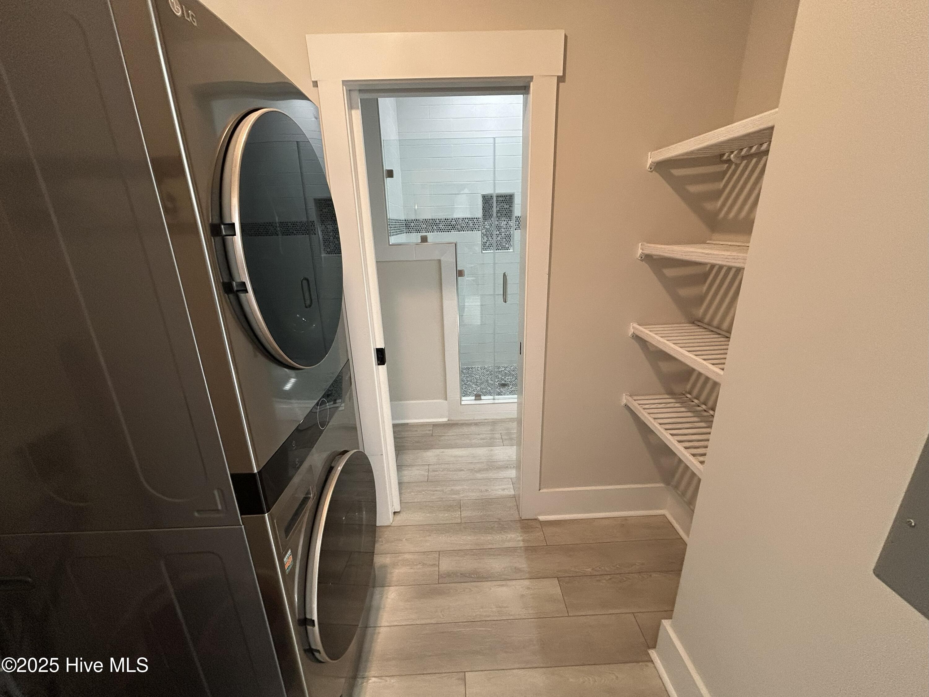 100541587 | Photo 24