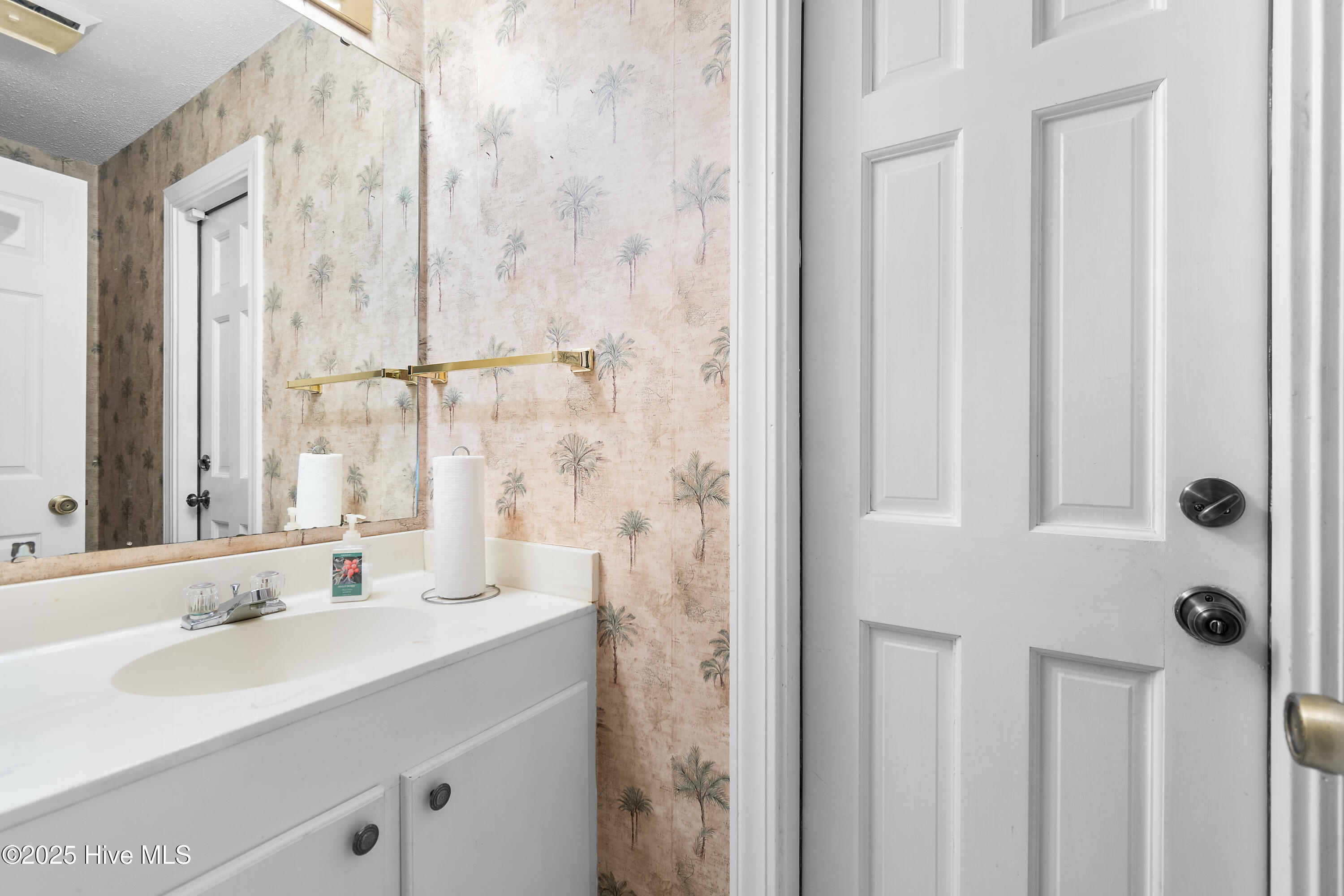 100537451 | Photo 23