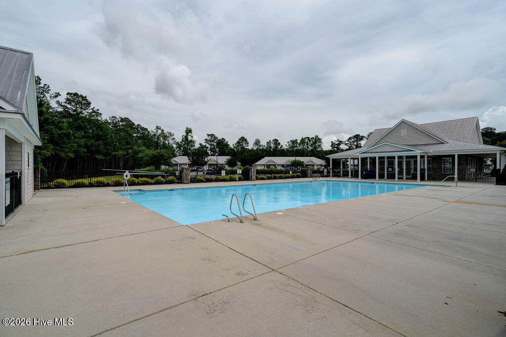 100558265 | Photo 77