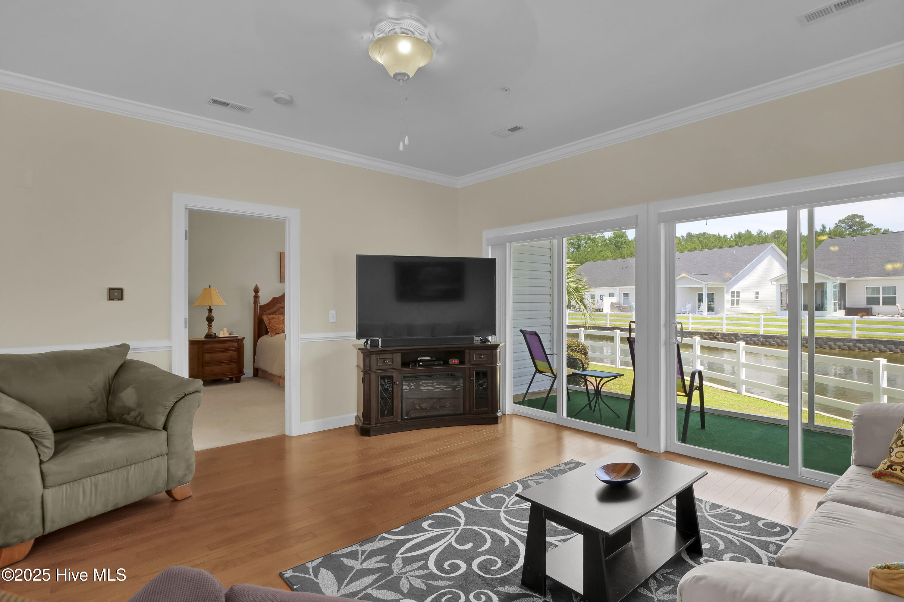 100515209 | Photo 10