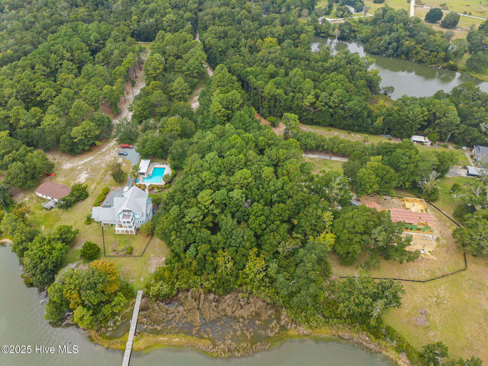 100530050 | Photo 13