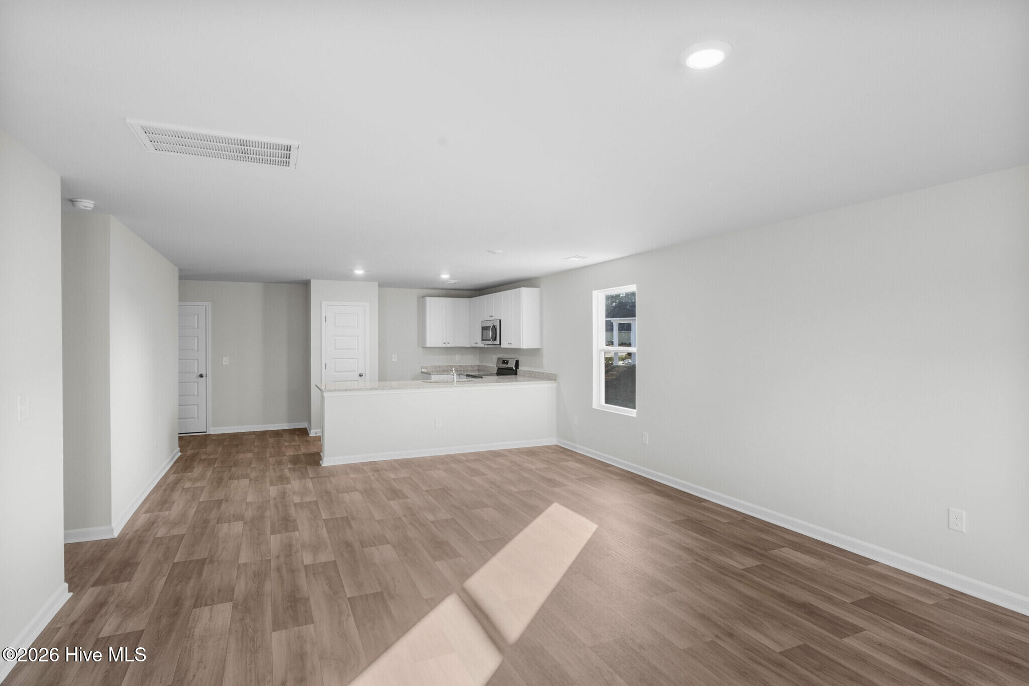 100552618 | Photo 10