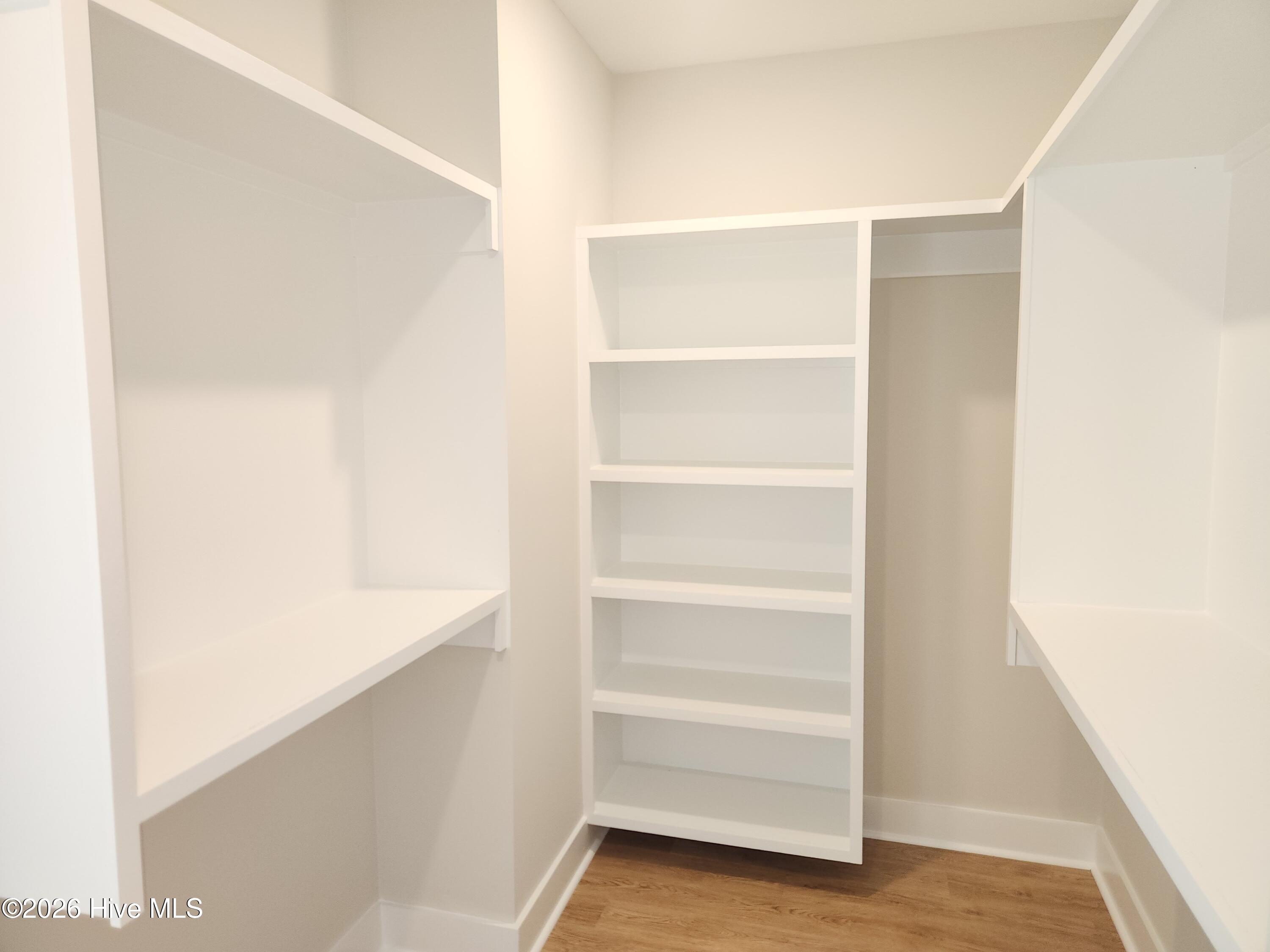 100559285 | Photo 35