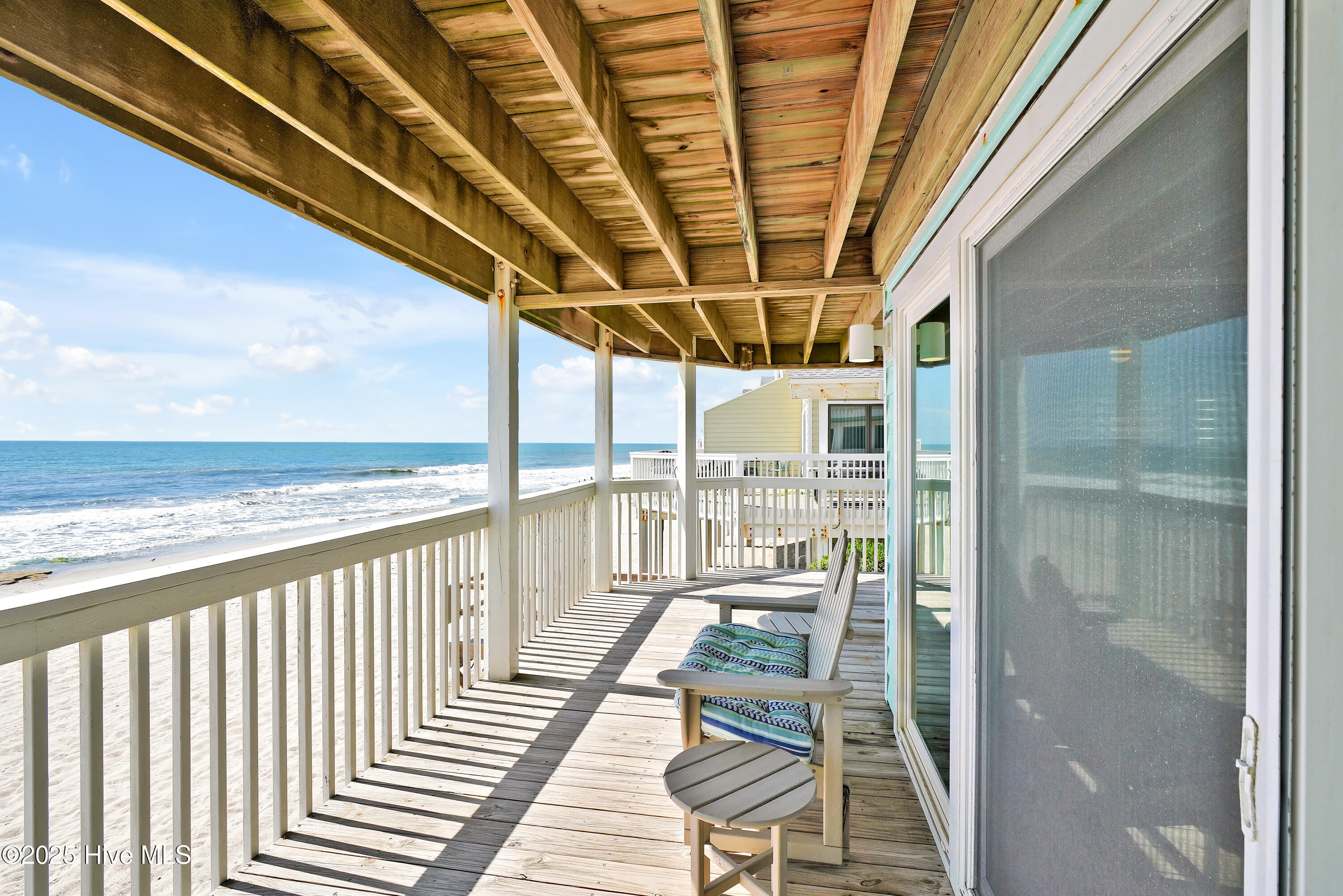 100570549 | Photo 36