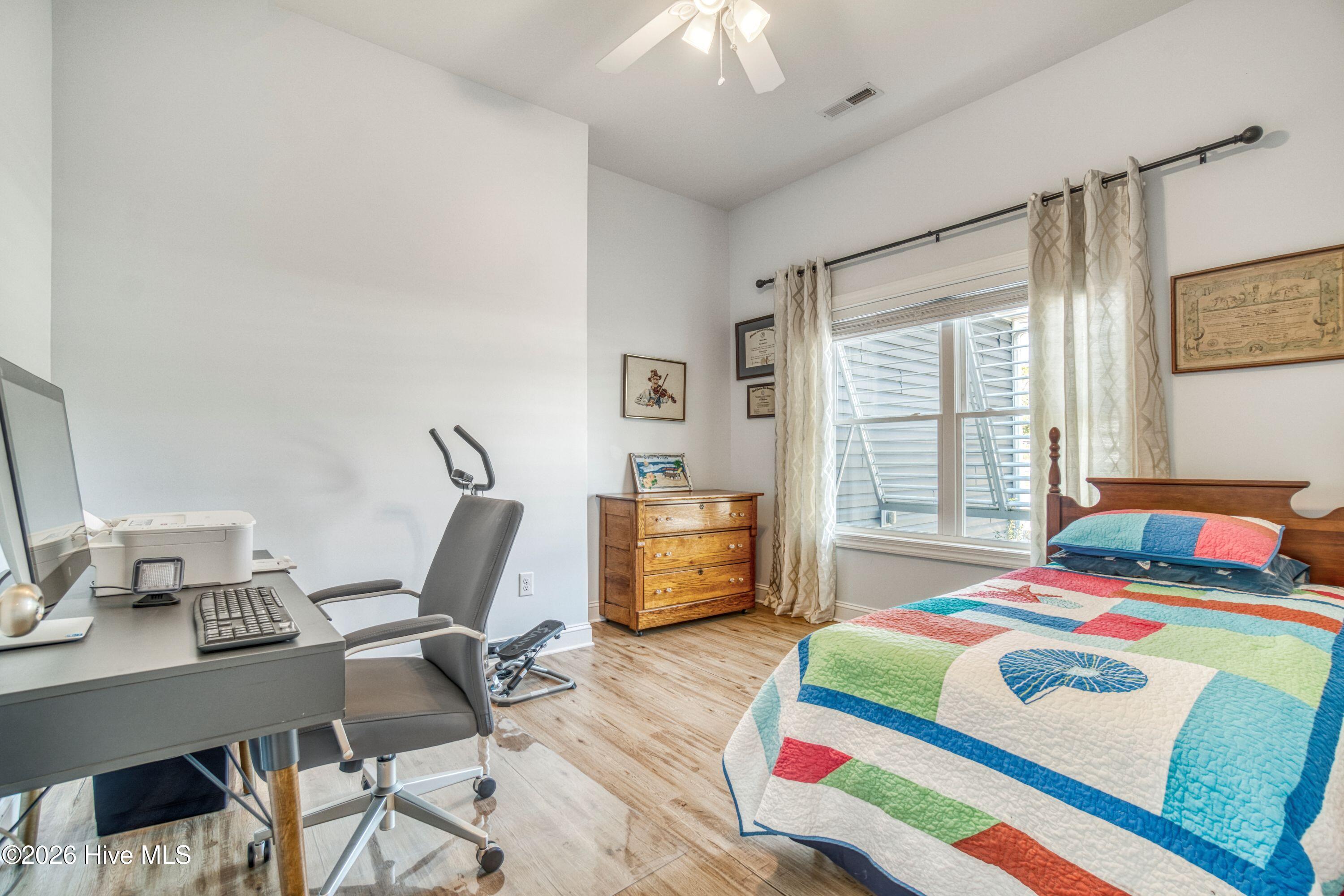 100557906 | Photo 15