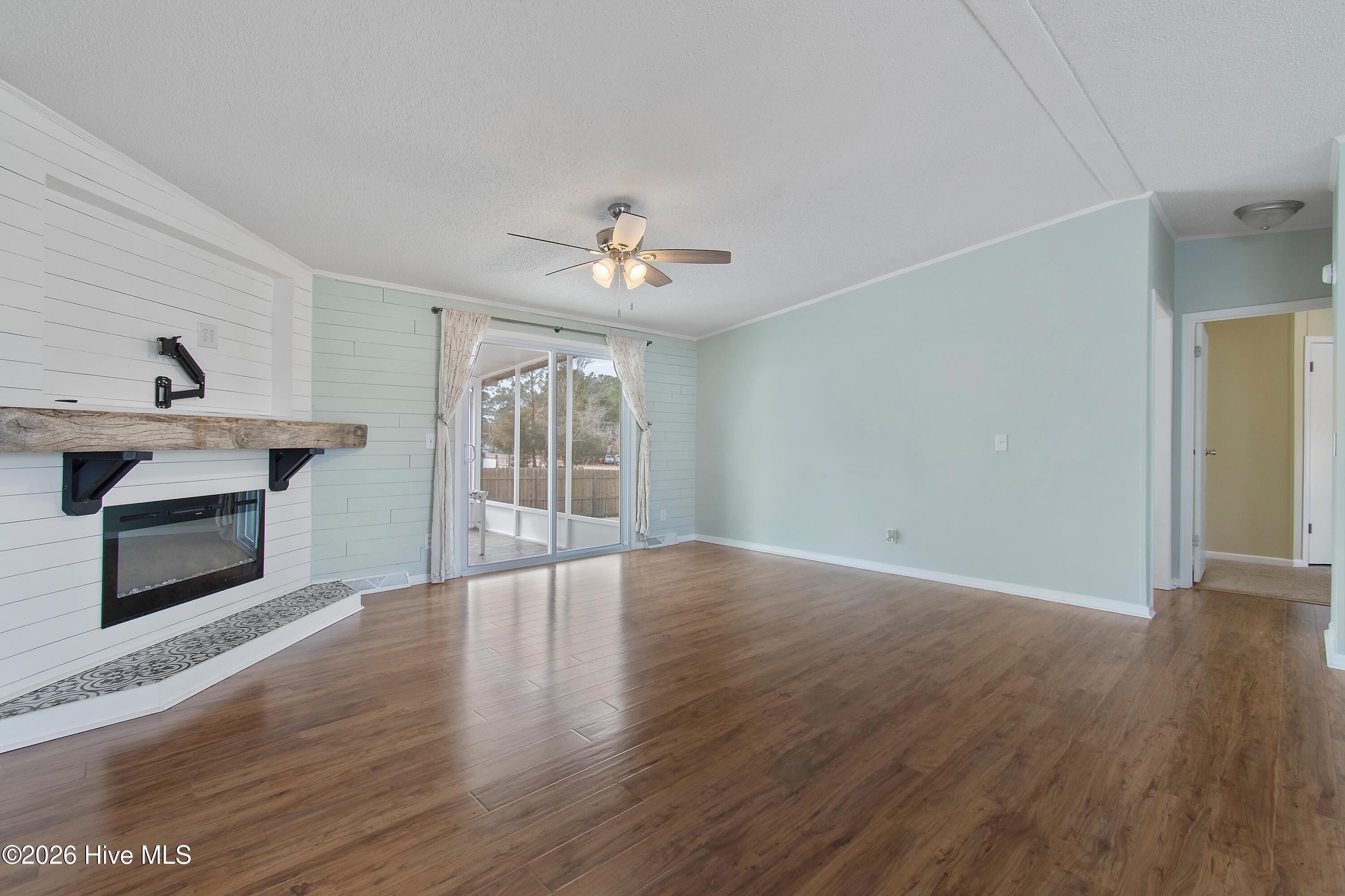 100553657 | Photo 12