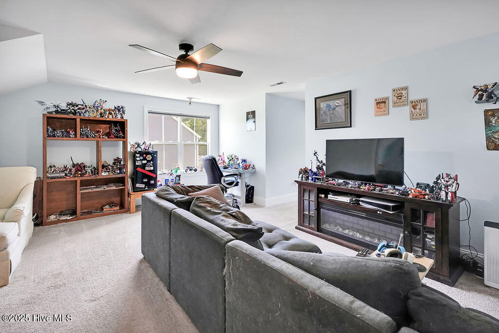 100535905 | Photo 34