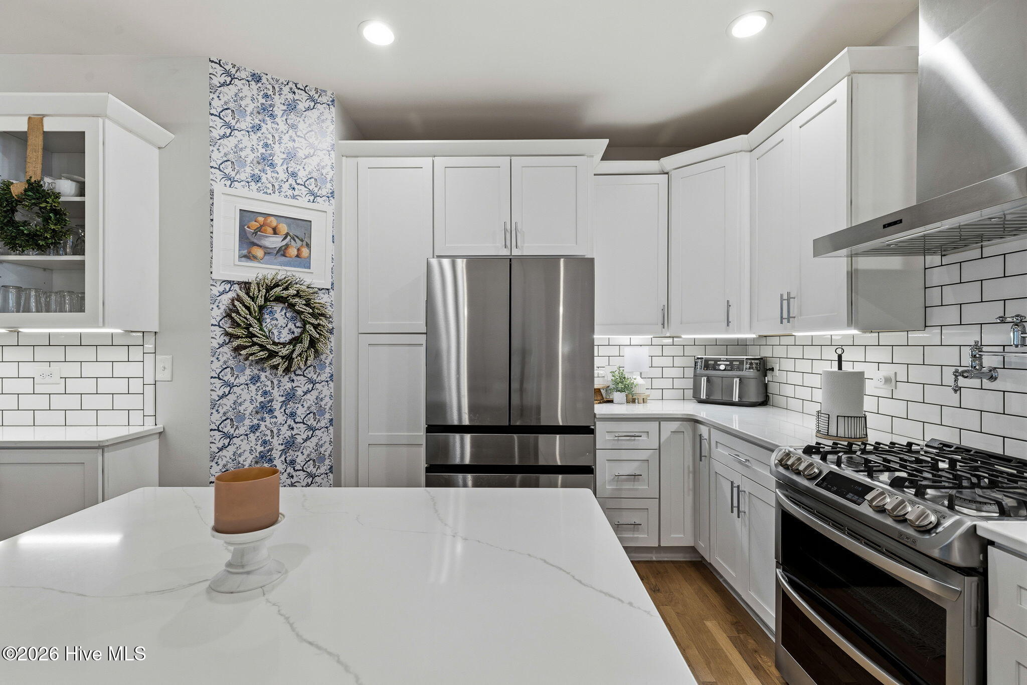 100561515 | Photo 28